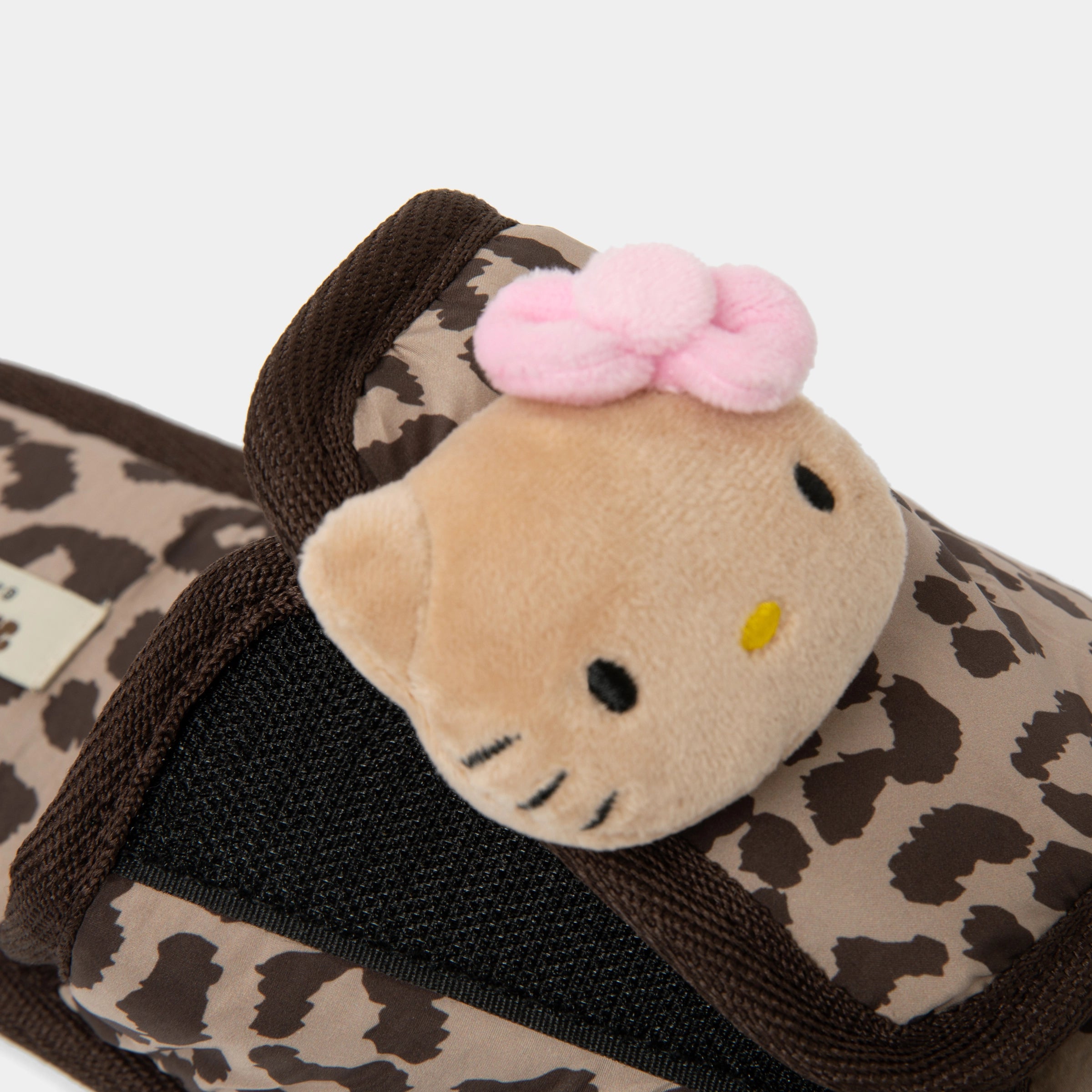 "Hello Kitty" GildeFold Slippers Leopard