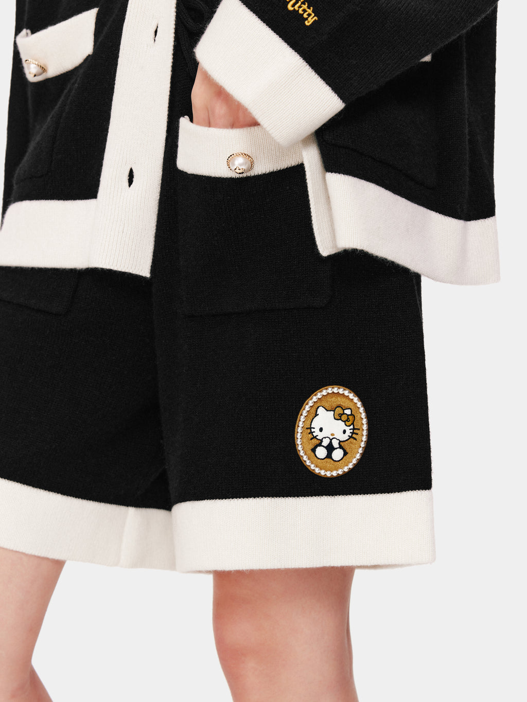 "Hello Kitty" Wool Cashmere Blend Shorts – Black & White