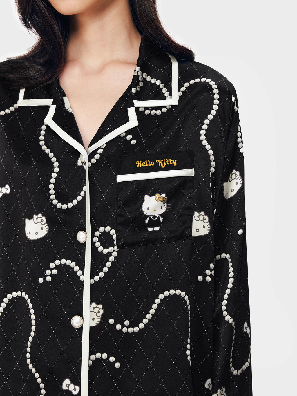 "Hello Kitty" Premium Heavy Mulberry Silk Loungewear Set – Pearl Necklace