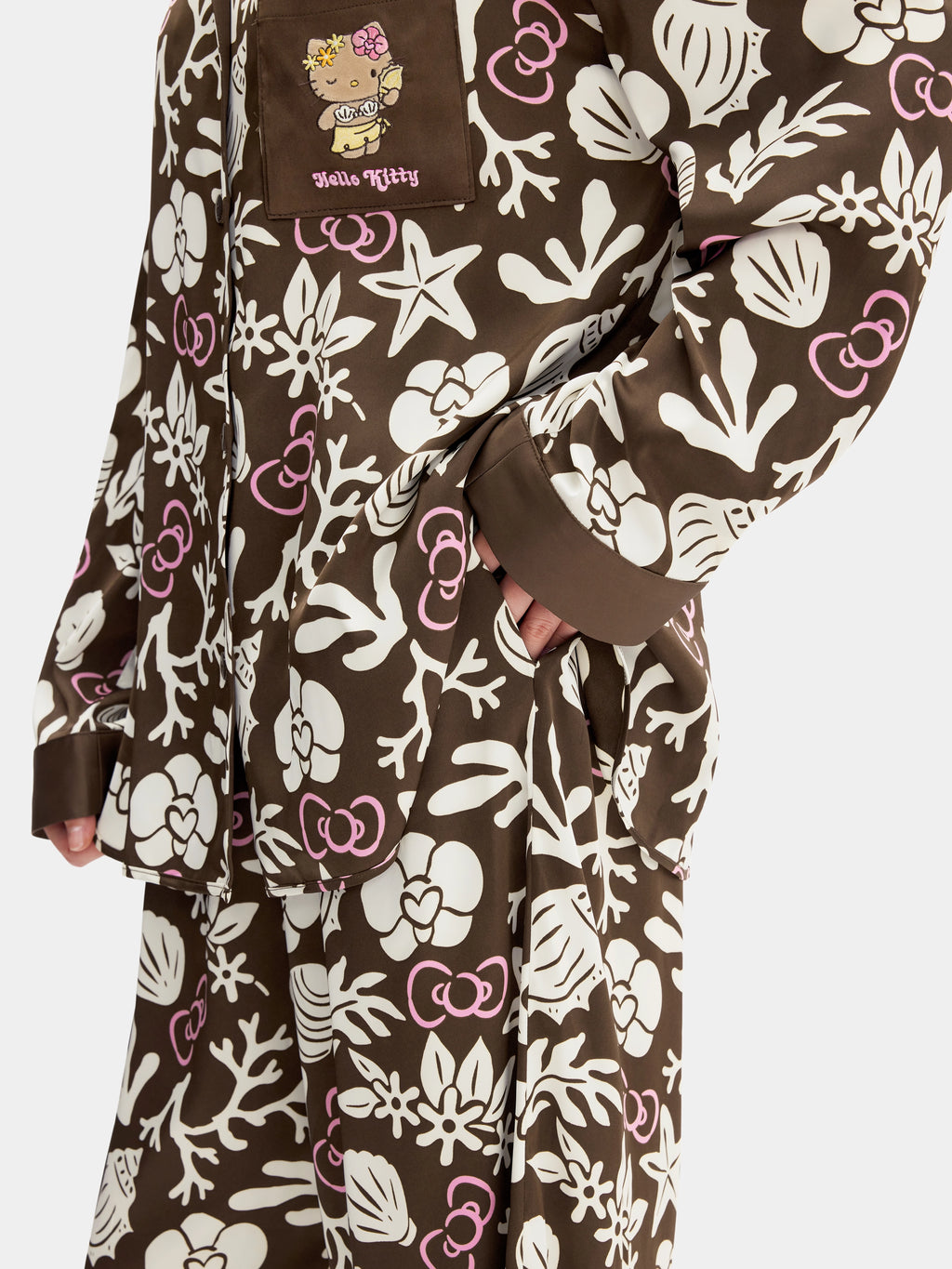 "Hello Kitty" Satin Loungewear Set Long Sleeve – Coconut Brown