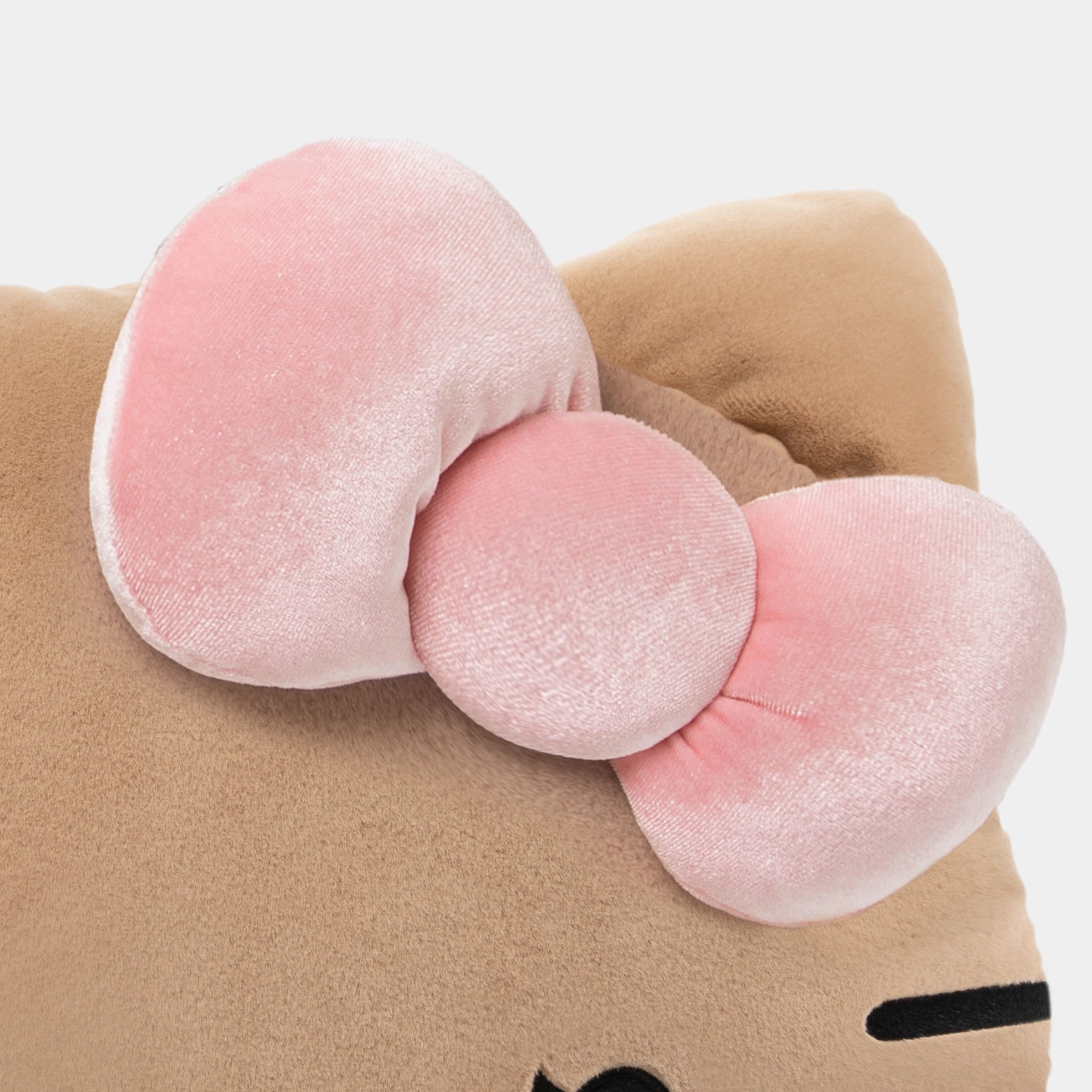 "Hello Kitty" Cushion & Scented Flannel Throw Set – Pink