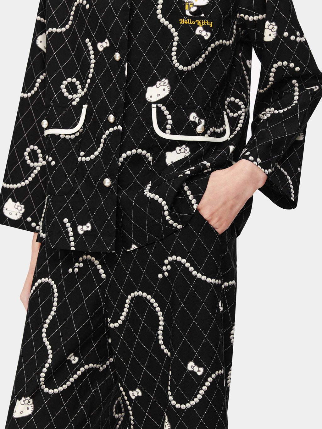 "Hello Kitty" Tencel Cotton Blend Loungewear Set – Pearl Necklace
