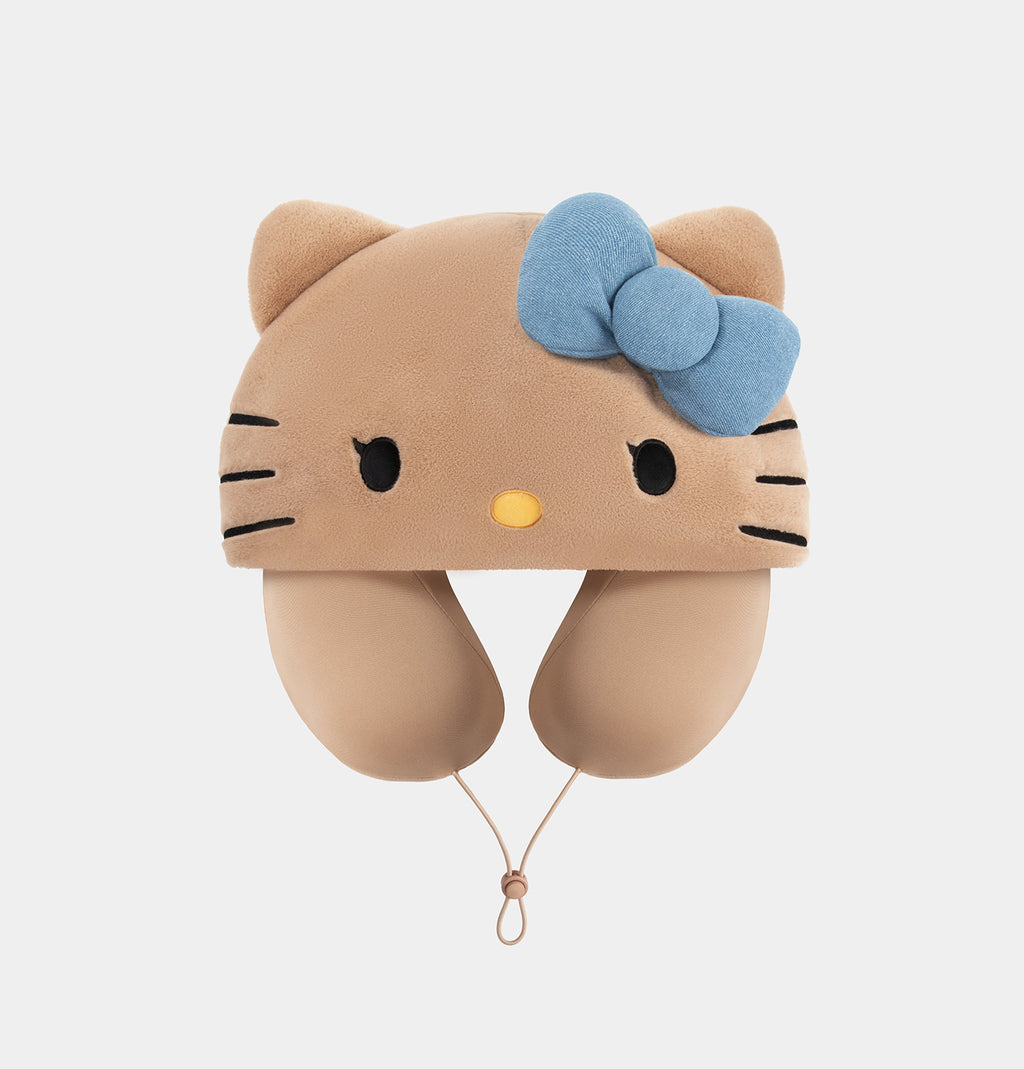 "Hello Kitty" Travel Nap Set On Vocation
