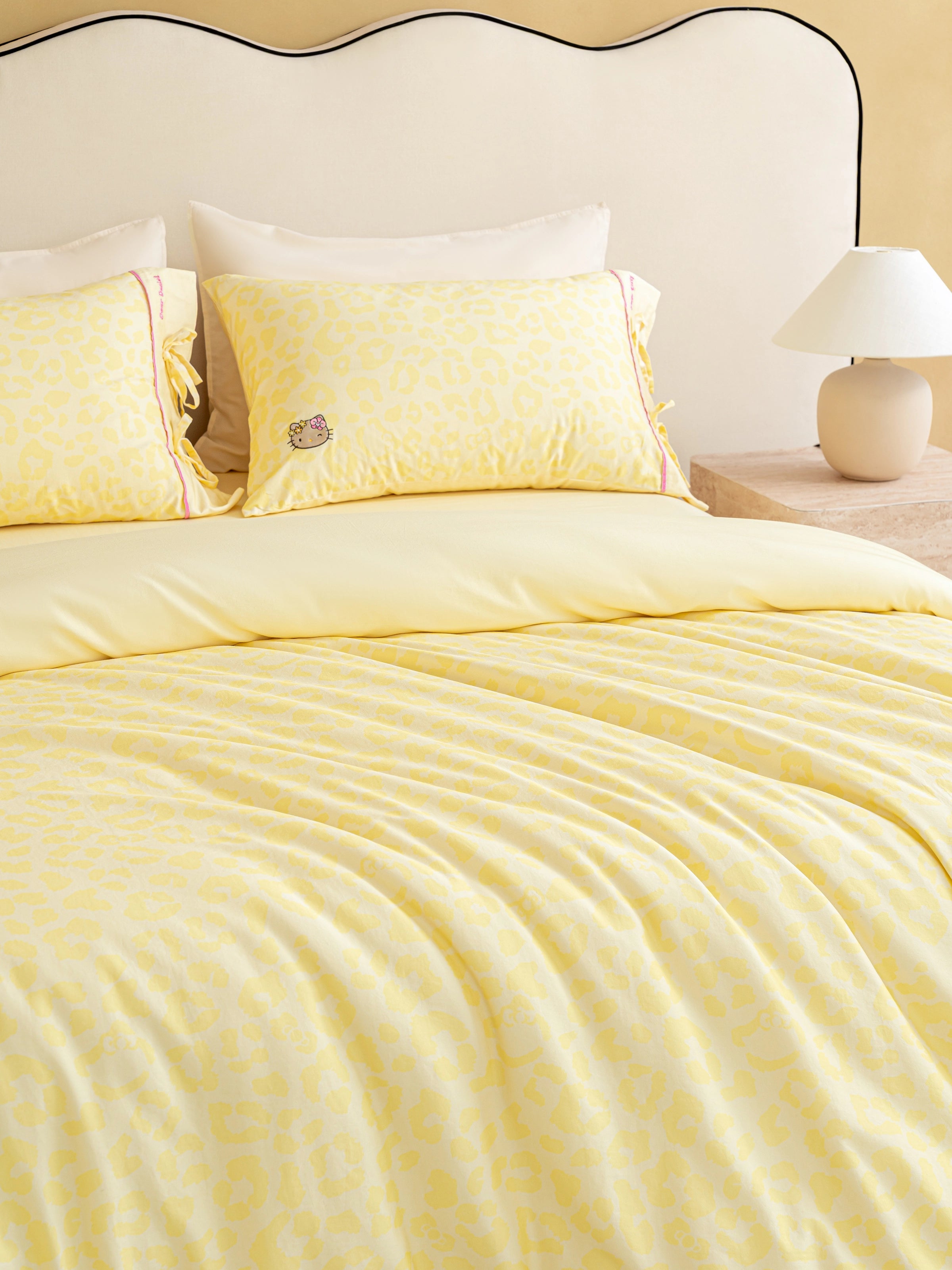 "Hello Kitty" Cotton Sateen Printed Bedding Set – Sunbeam Leopard