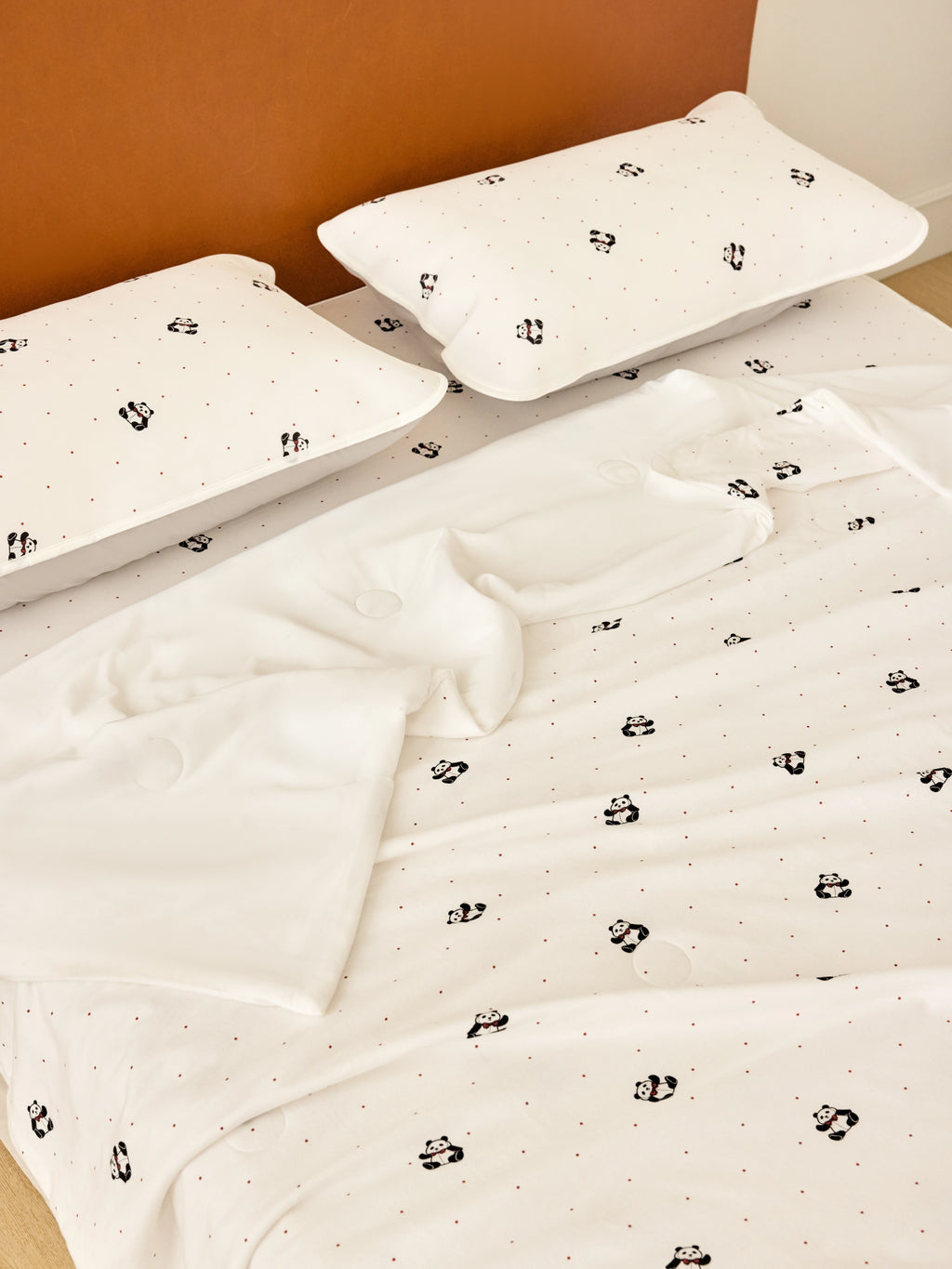 "Panda PomPom" Knitted Summer Quilt White
