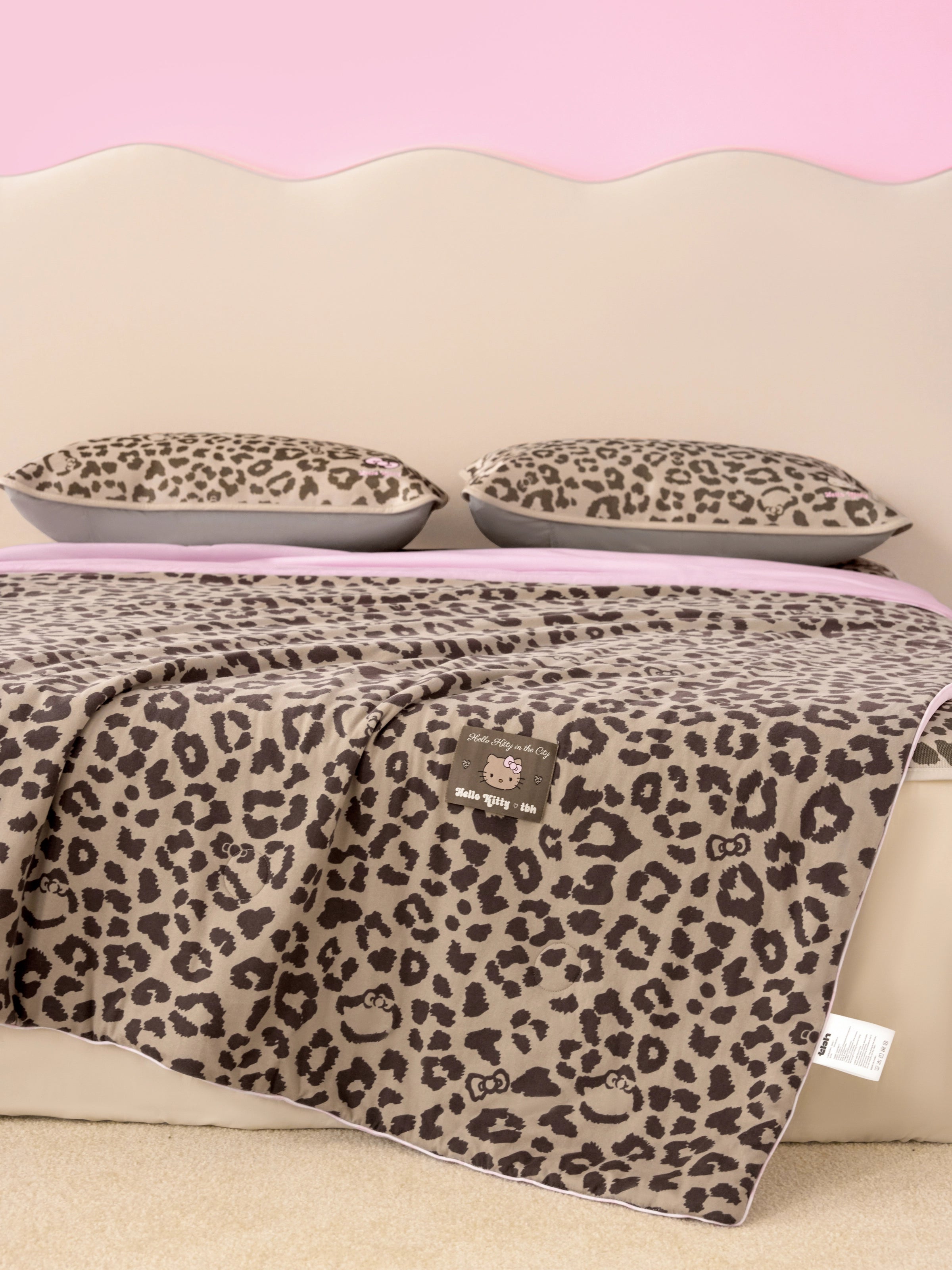 "Hello Kitty" Knitted Summer Quilt – Leopard