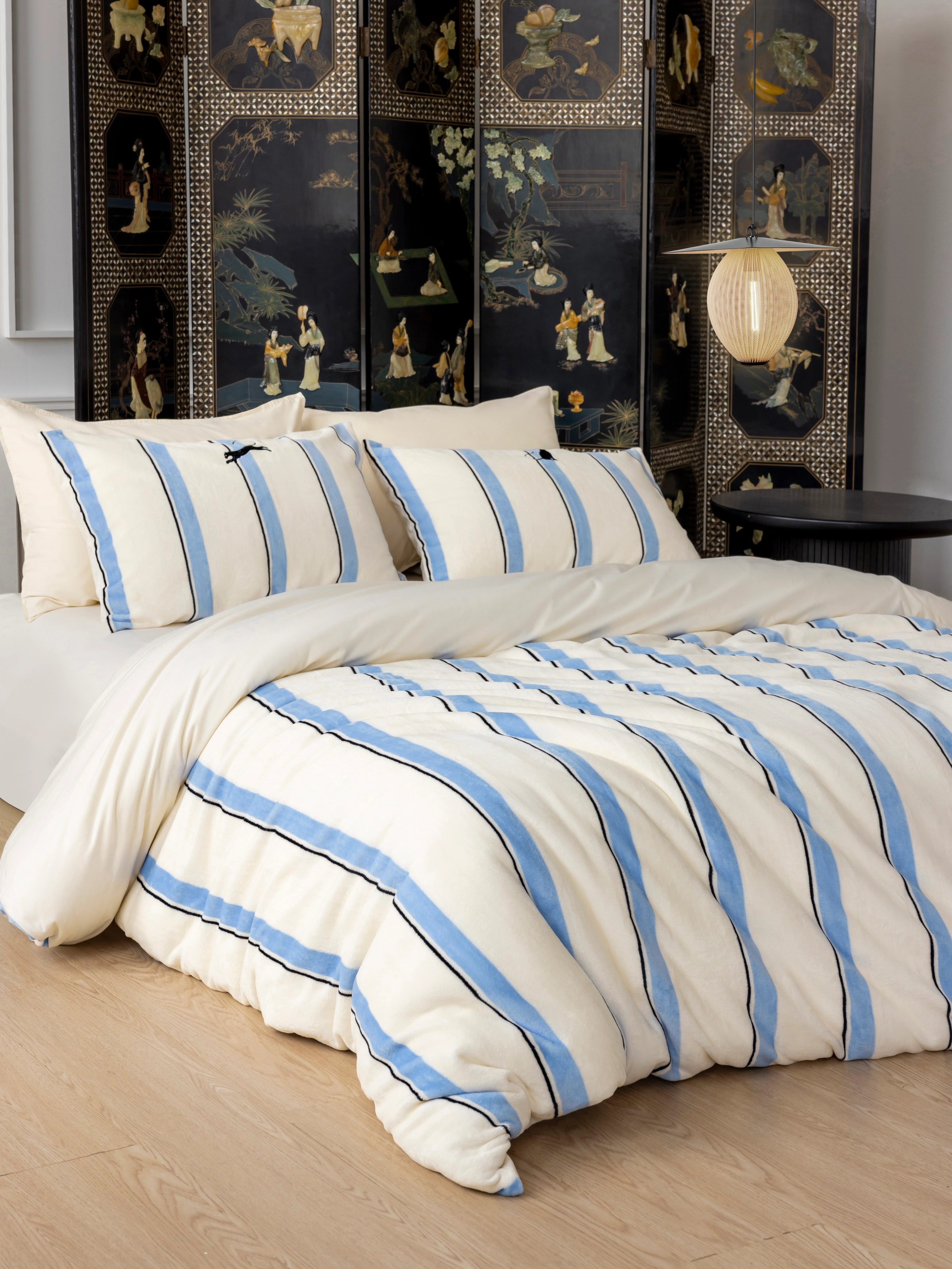 "Urban Junglee" Black panther flannel bedding set Blue and White Stripes