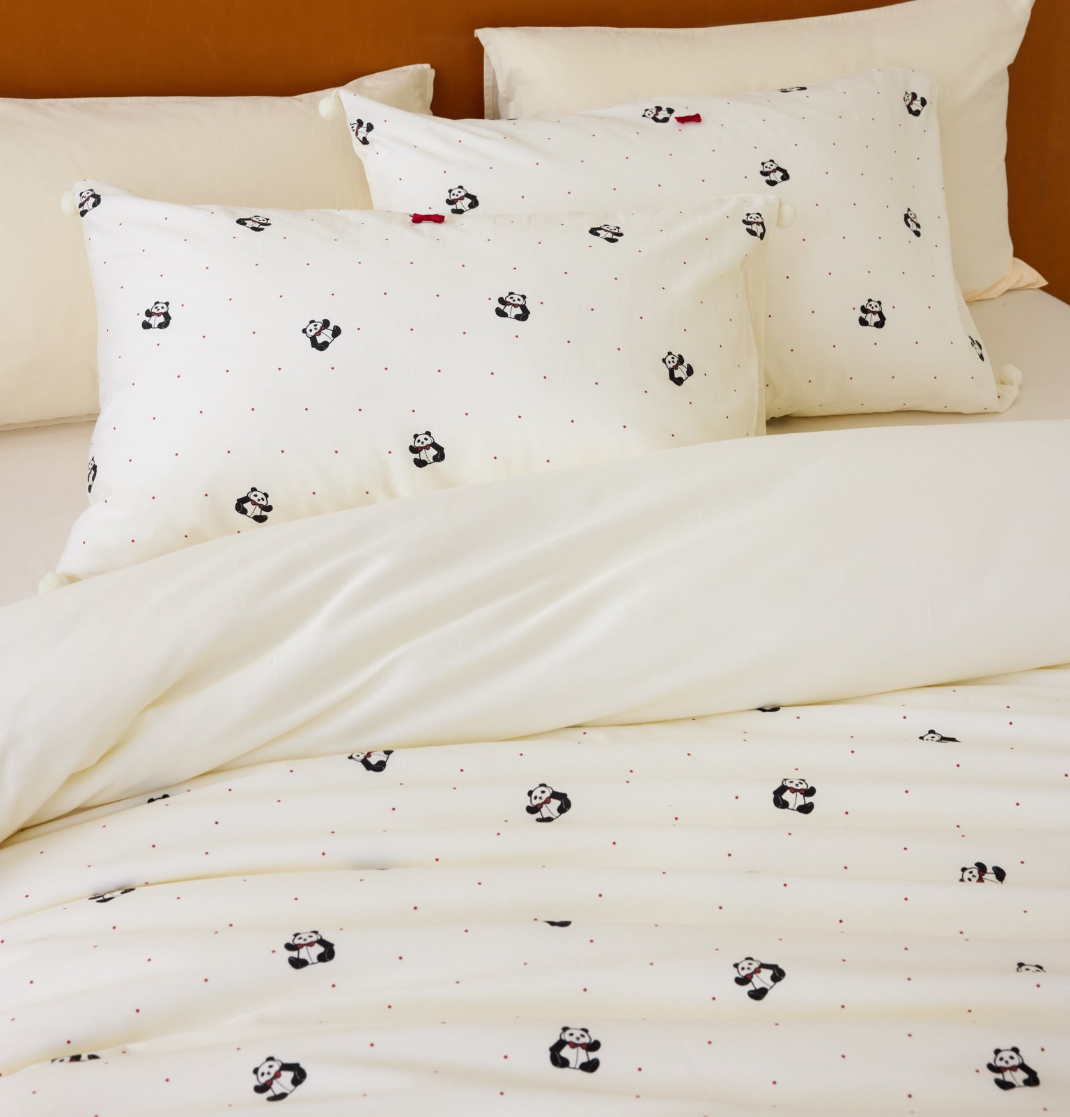 "Panda PomPom"  cotton sateen bedding set White