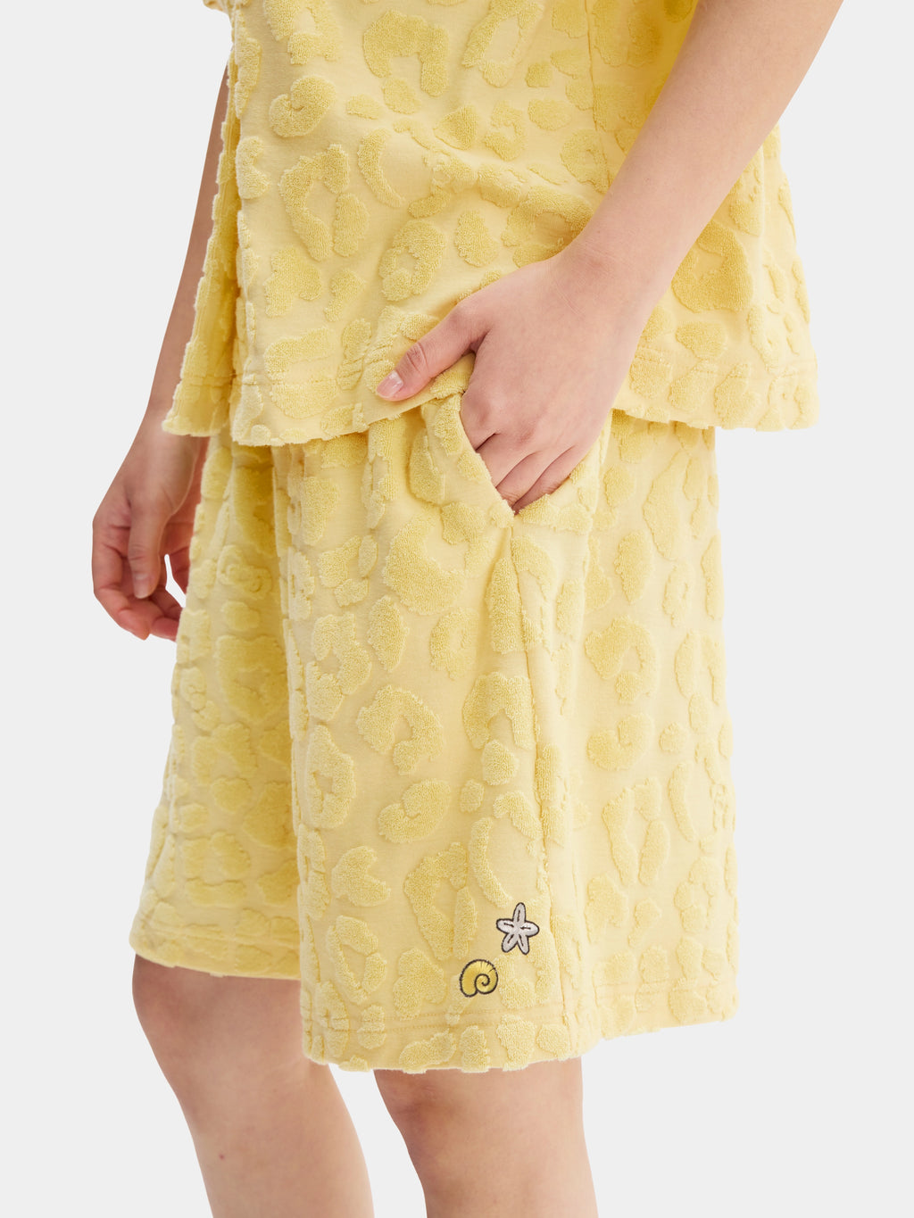 "Hello Kitty" Terry Loungewear Set Short Sleeve & Shorts – Sunbeam Leopard