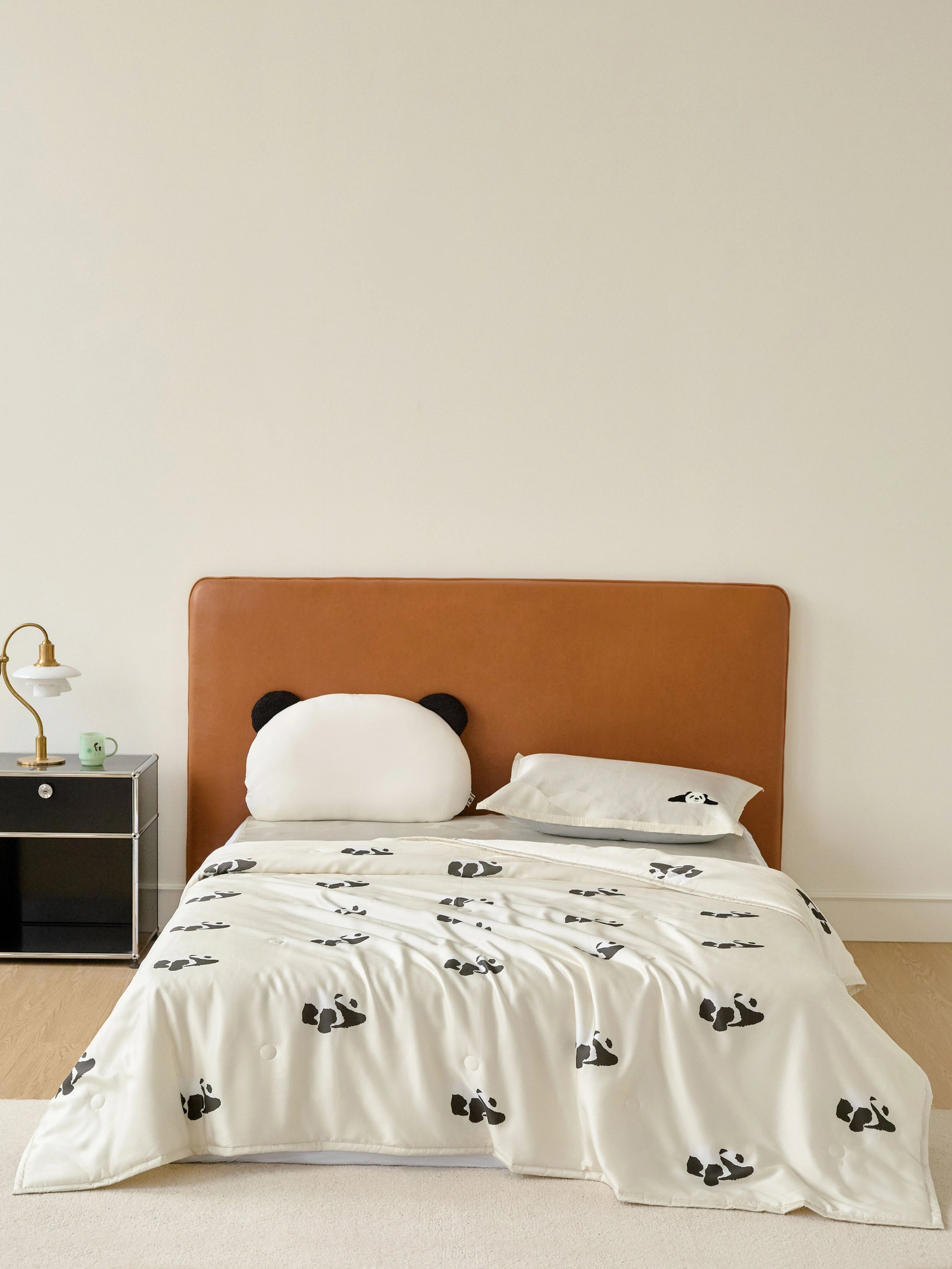 "Panda PomPom" Tencel Summer Quilt