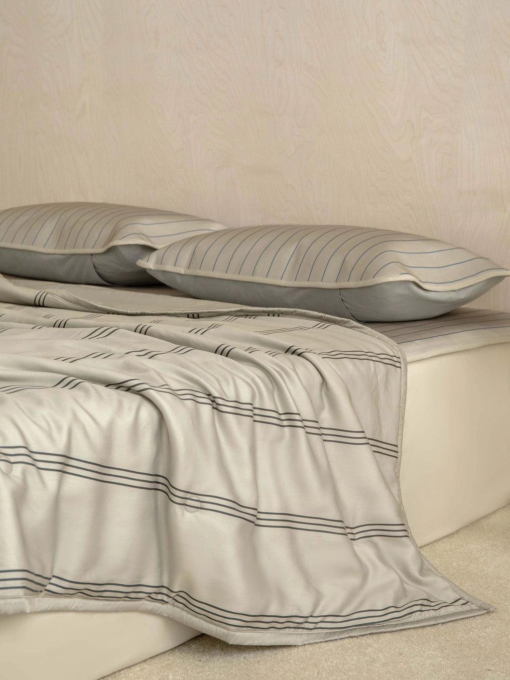 "Urban Jungle" Black Panther Tencel Summer Quilt – Camel