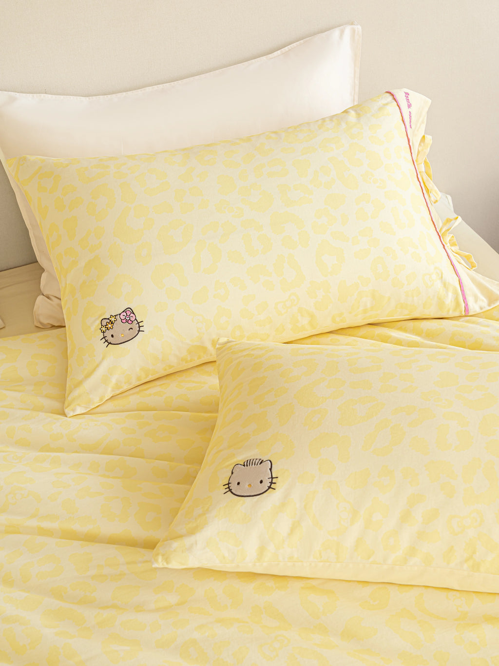 "Hello Kitty" Cotton Sateen Printed Bedding Set – Sunbeam Leopard