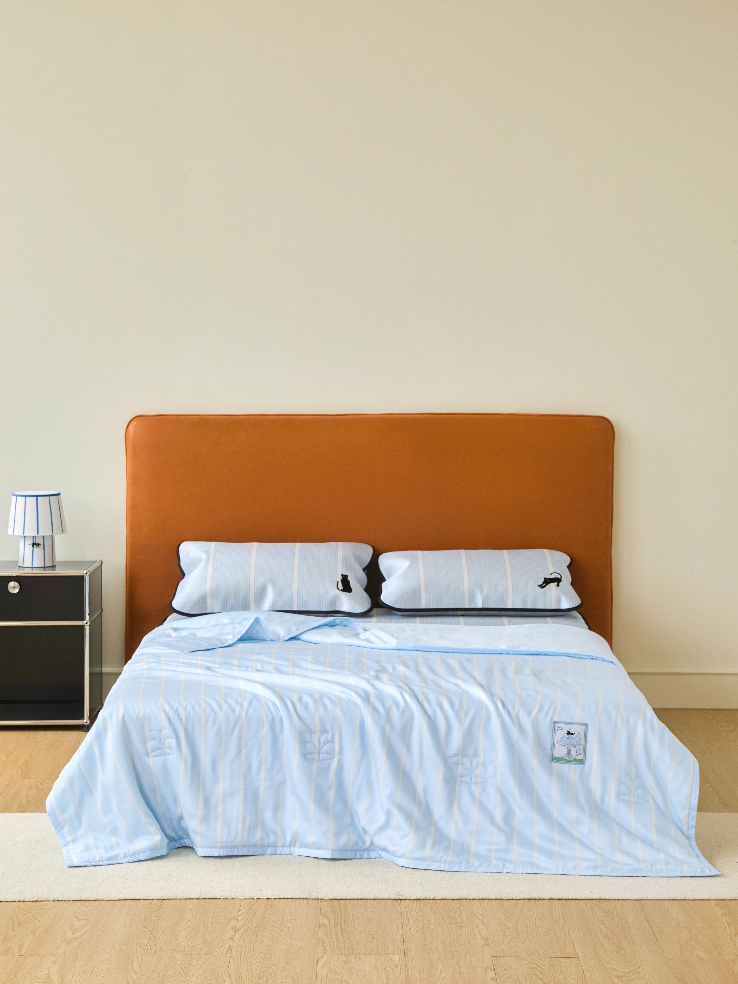 "Urban Junglee" Black Panther Tencel Summer Quilt Water Blue