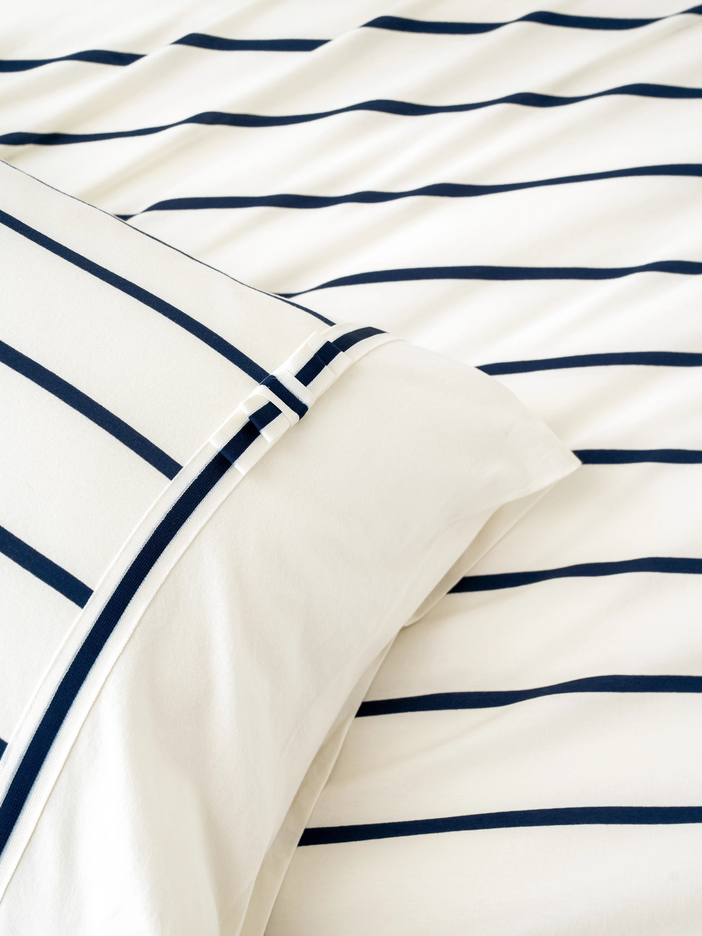 "Hello Kitty" Cotton Jersey Bedding Set – Breton Stripe