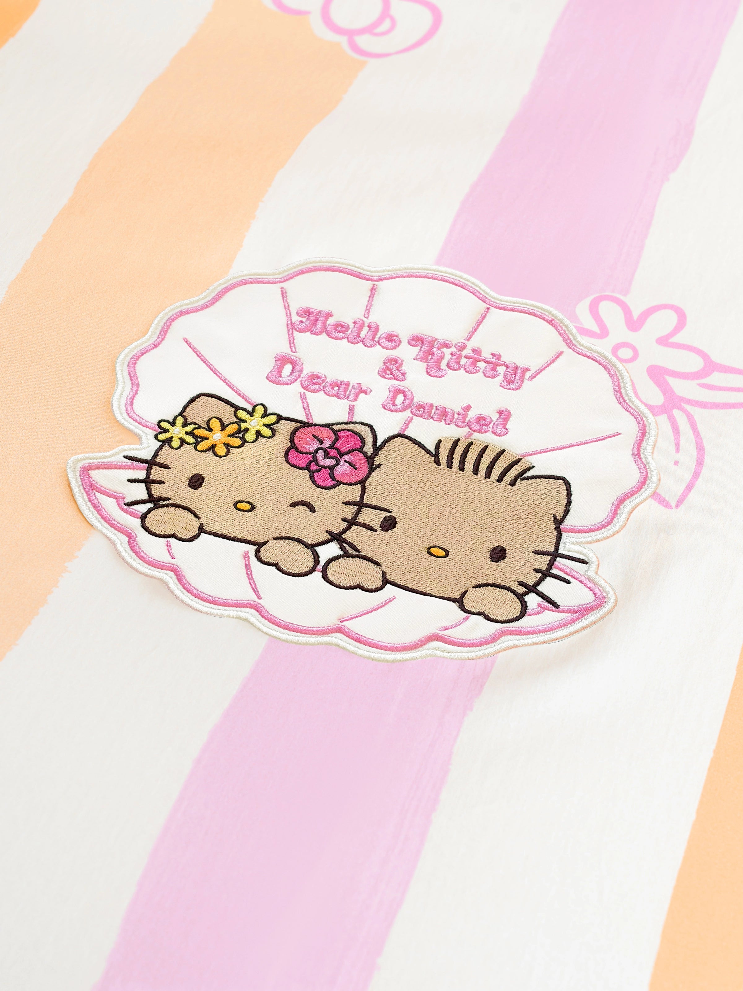 "Hello Kitty & Dear Daniel" Cotton Sateen Printed Bedding Set – Coral Pink
