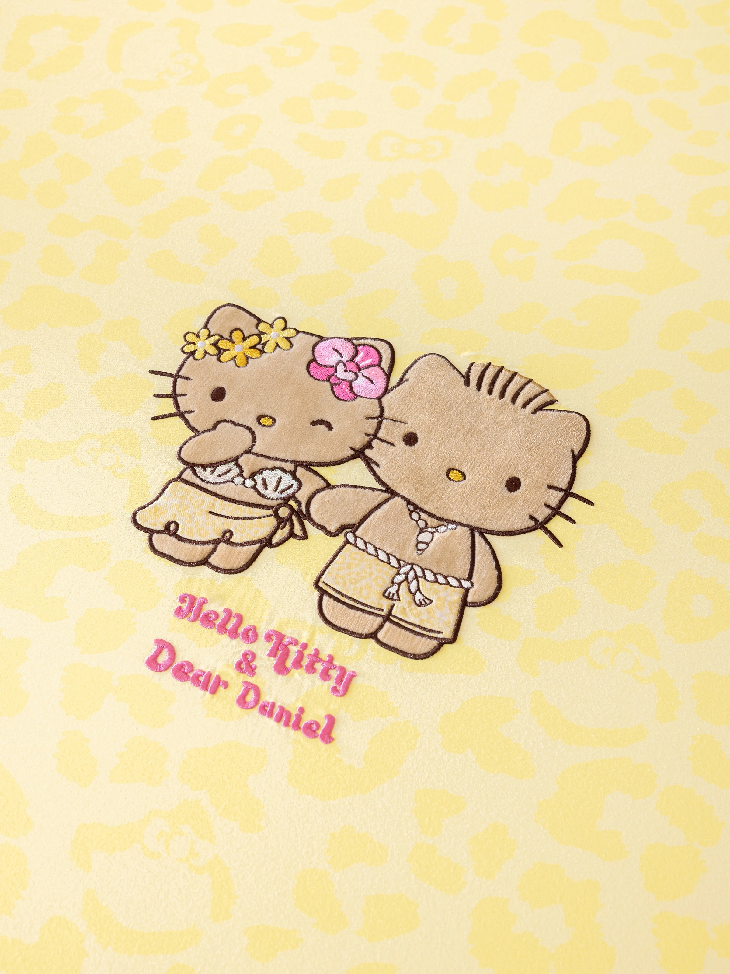 "Hello Kitty" Cotton Sateen Printed Bedding Set – Sunbeam Leopard