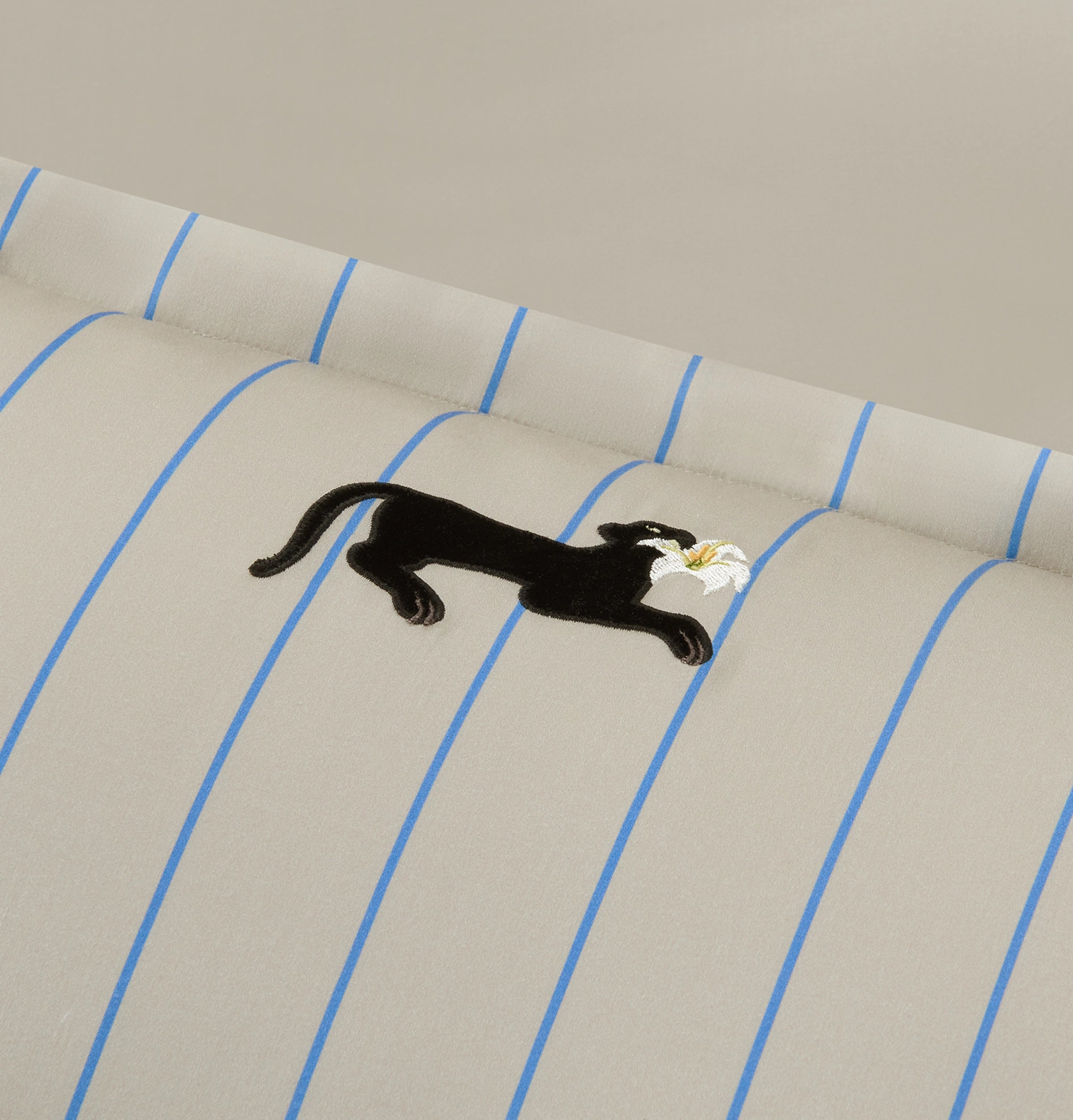 "Urban Jungle" Black Panther Tencel Bedding Set