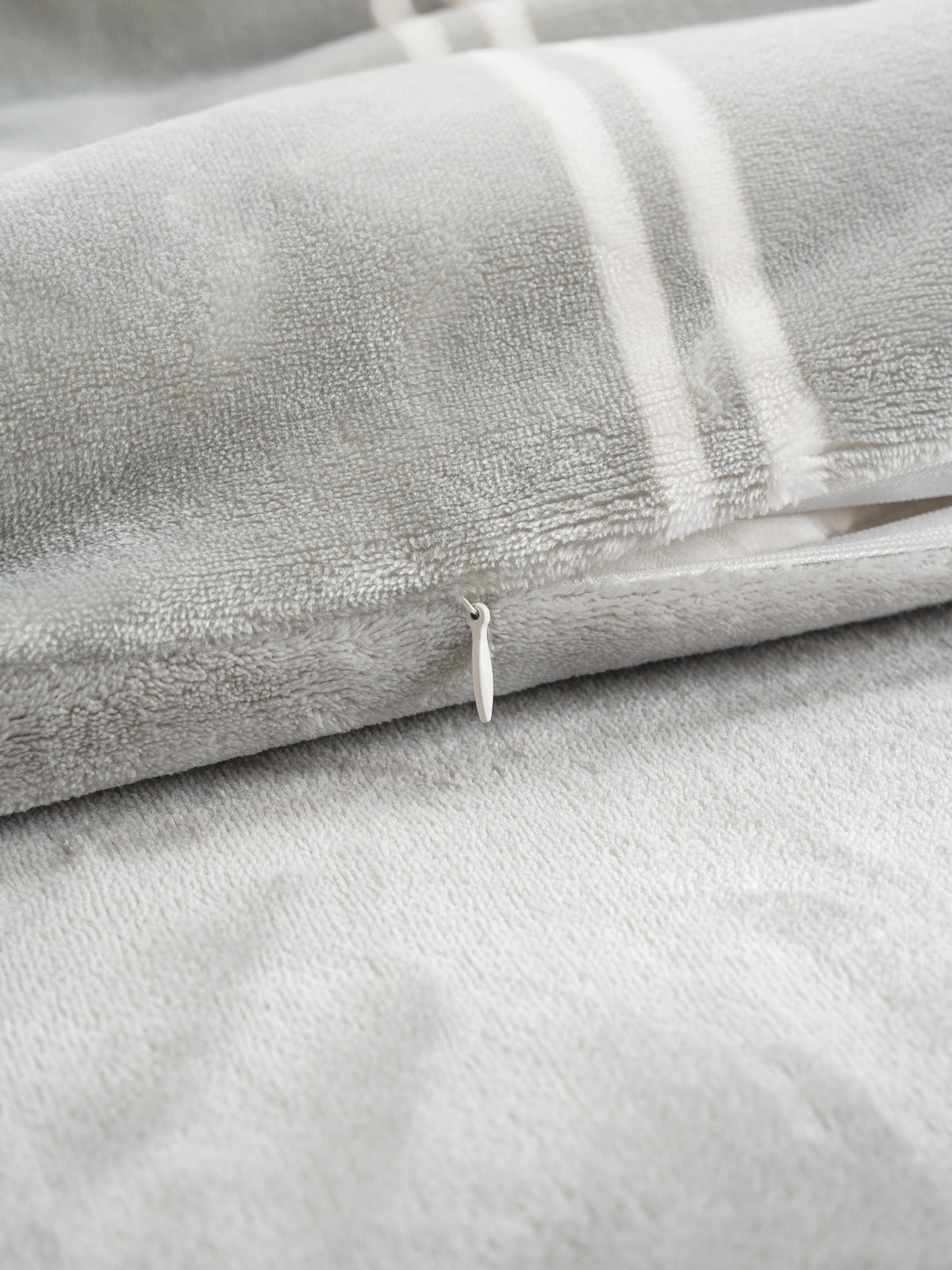 "panda pompom" "Hug Hug" Flannel Bedding Set – Grey