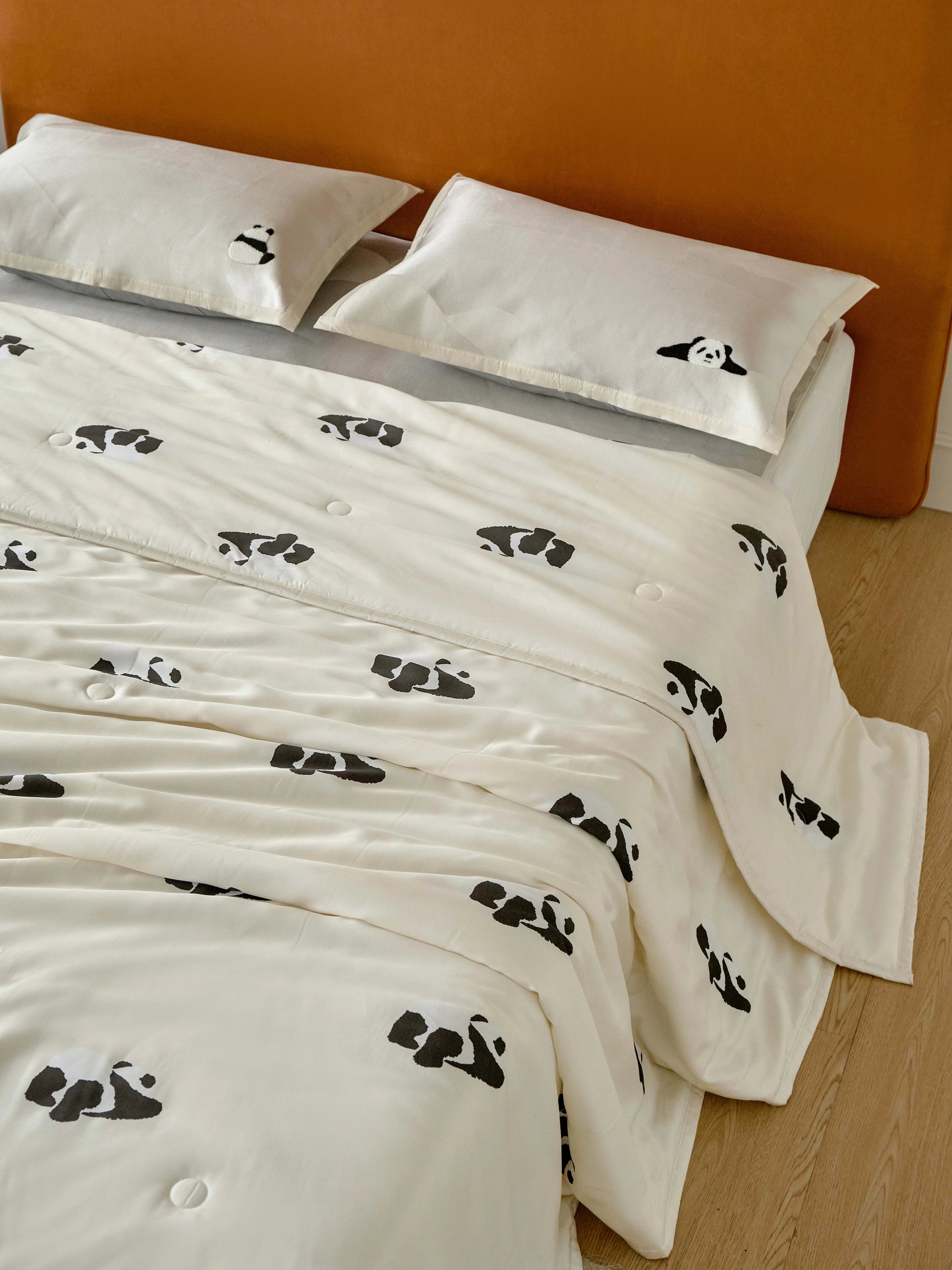 "Panda PomPom" Tencel Summer Quilt