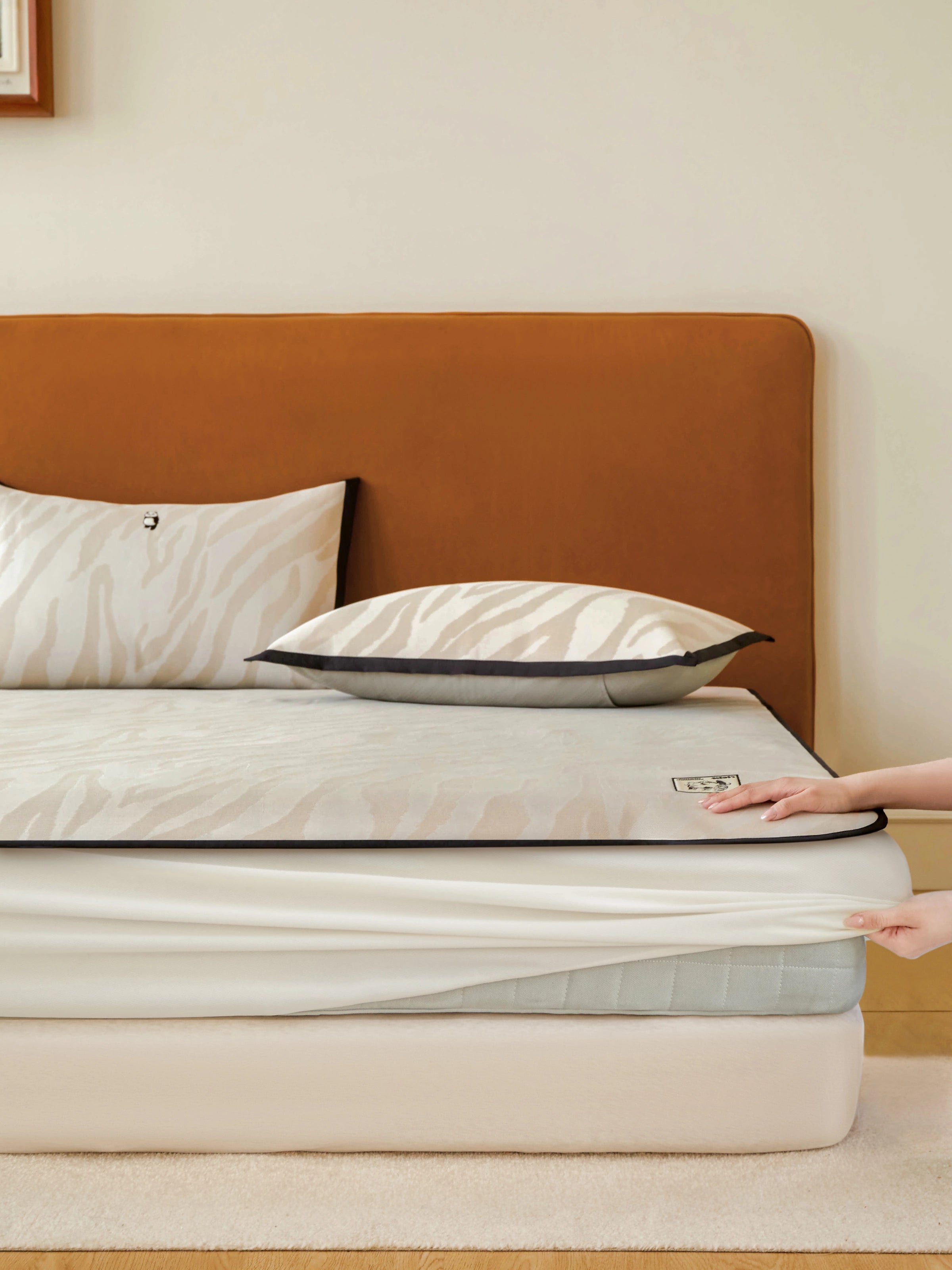 "Panda PomPom" Cooling Mat Set Zebra Patterned