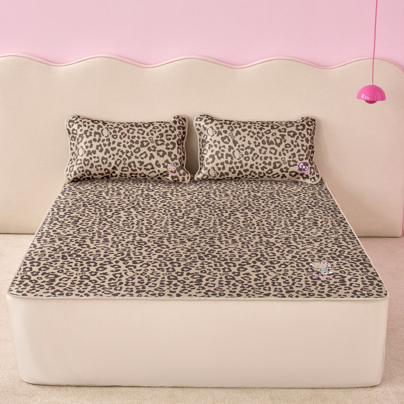 "Hello Kitty" Cooling Mat Set – Leopard