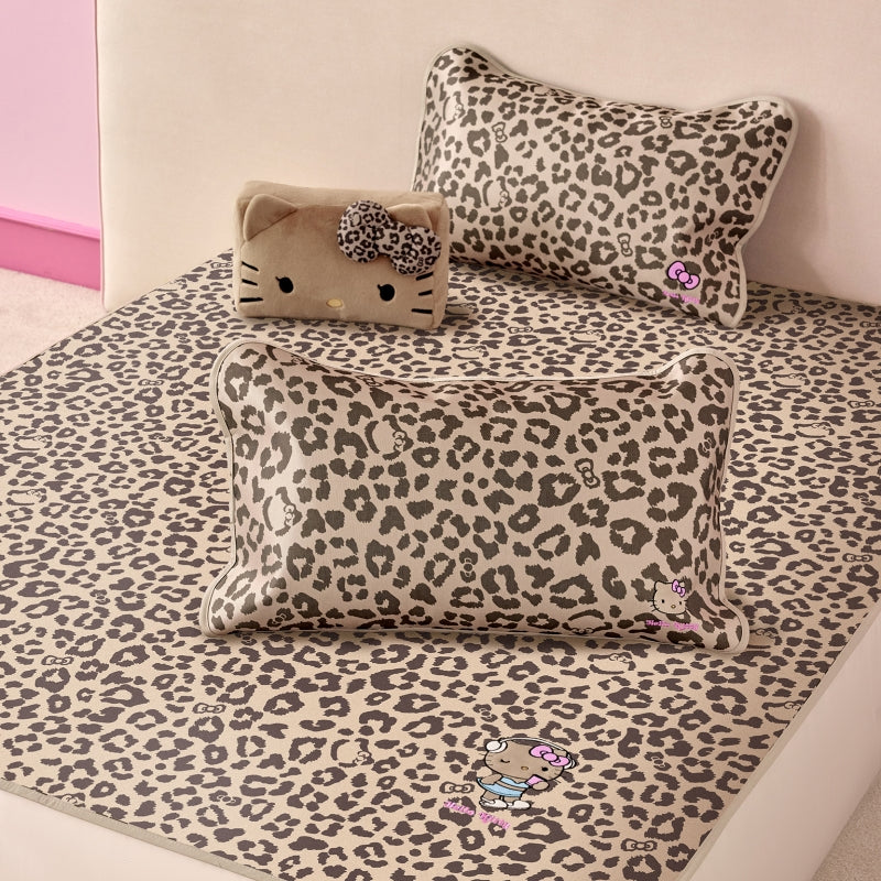 "Hello Kitty" Cooling Mat Set – Leopard