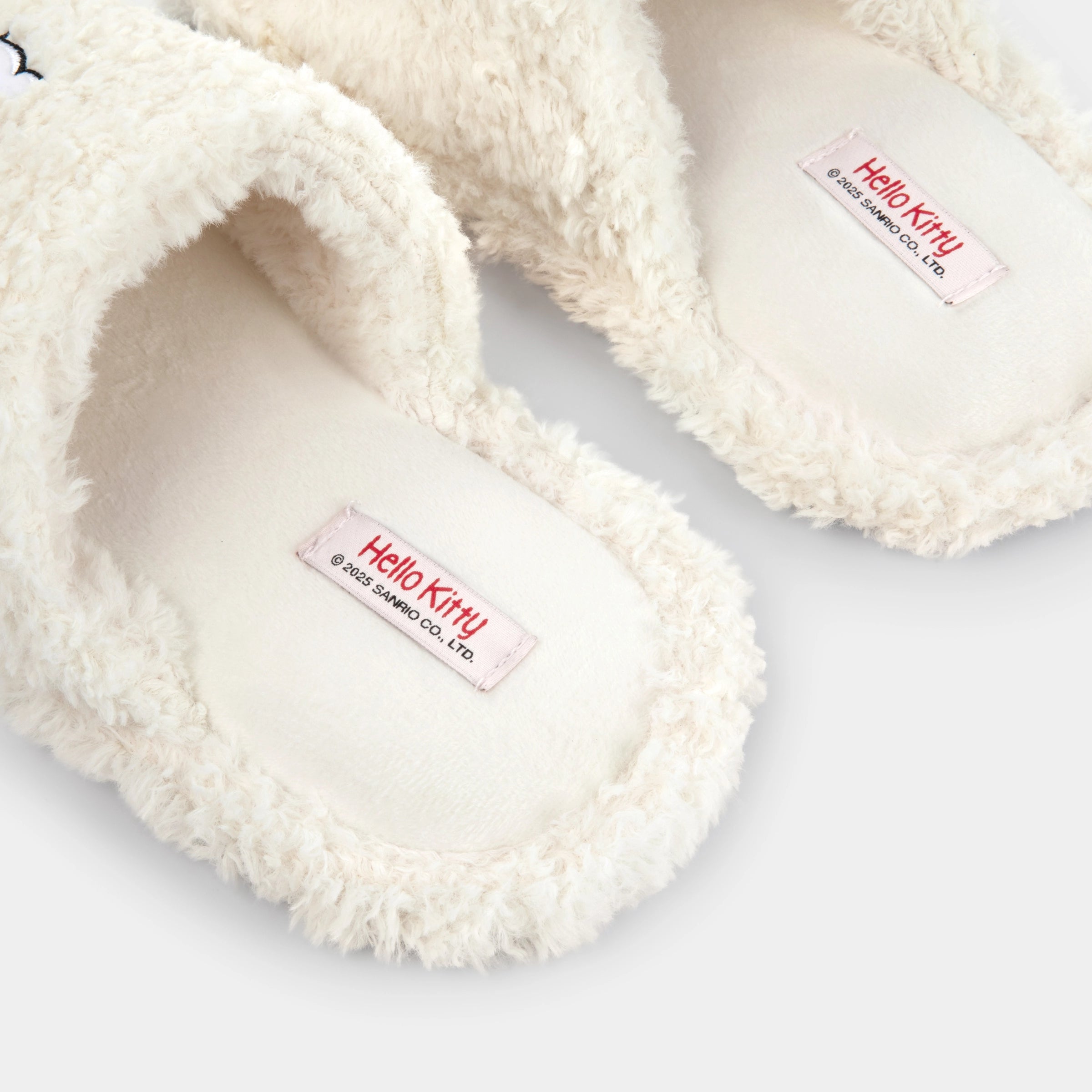 “Hello Kitty” Fluffy Slippers White