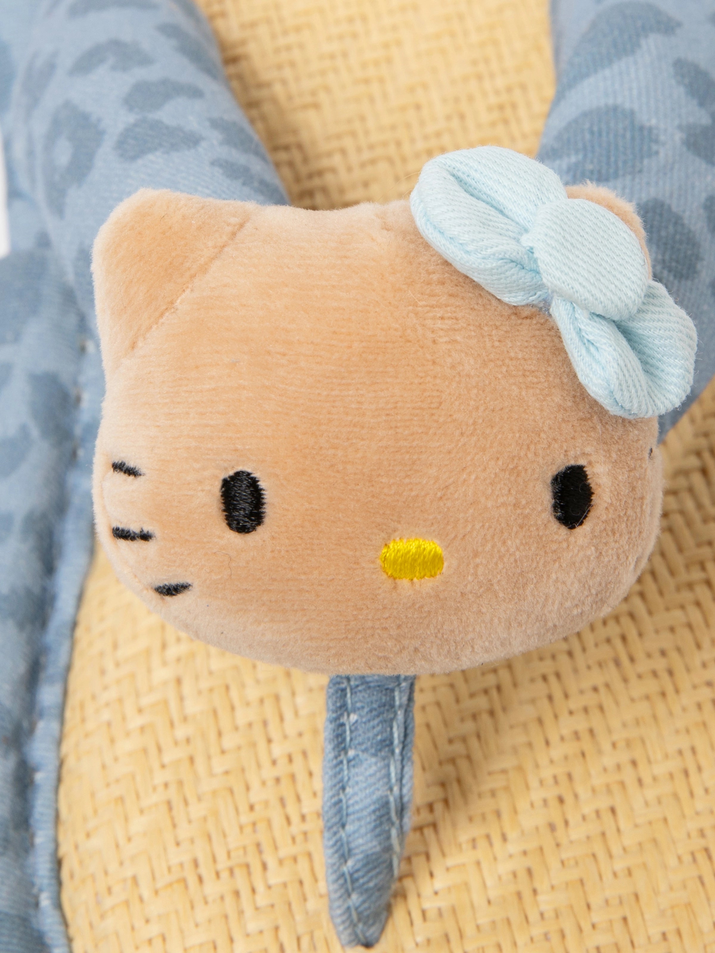 "Hello Kitty" Flip-Flop Slippers Denim Leopard