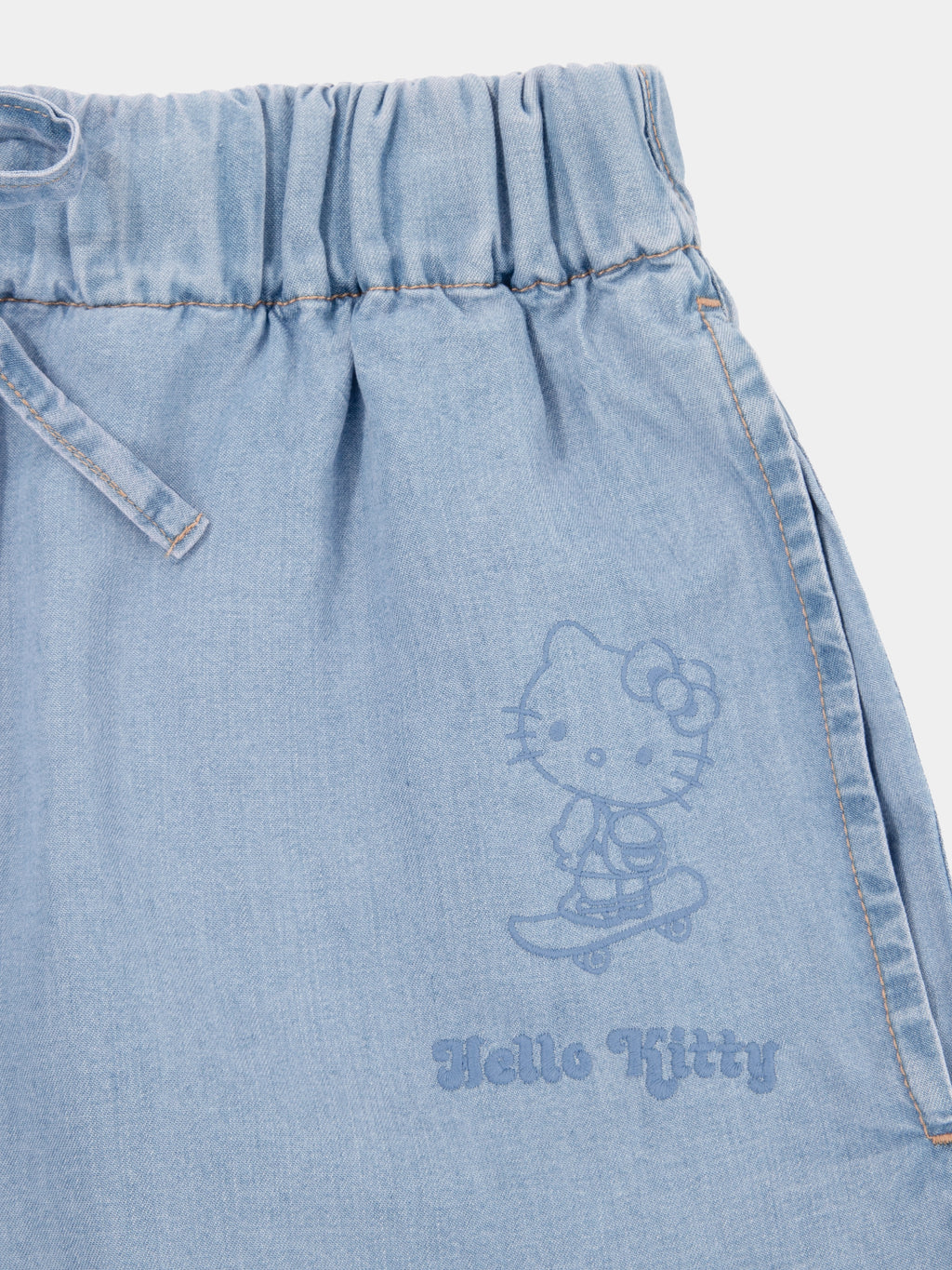 "Hello Kitty" Tencel Loungewear Shorts – Light Wash