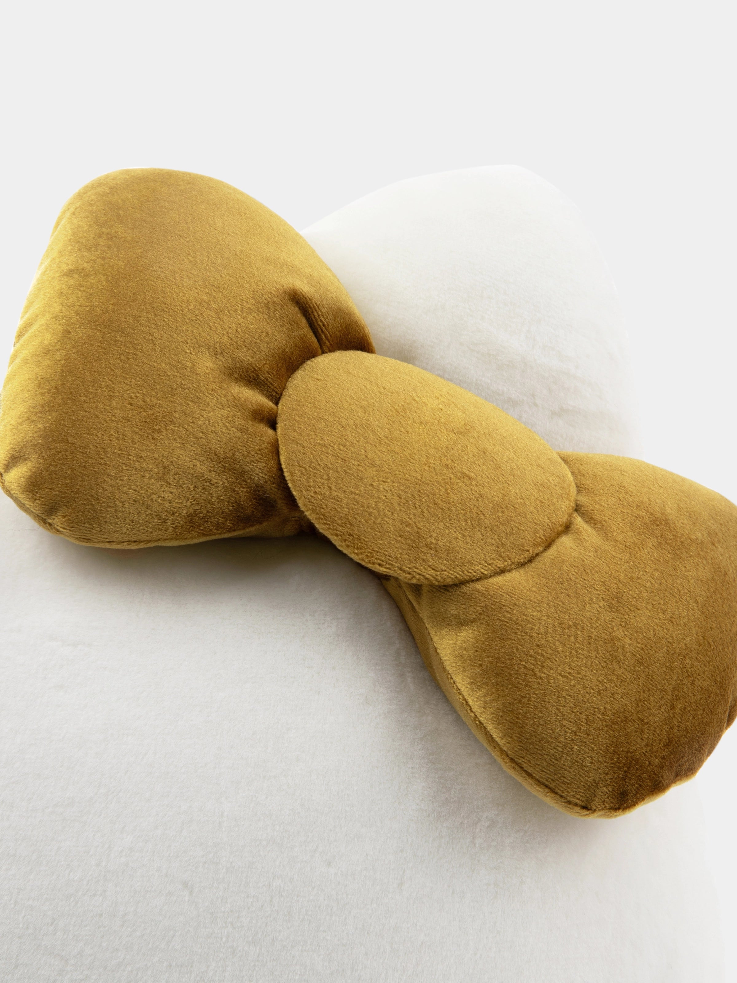 "Hello Kitty" Cushion Golden Bow Tie