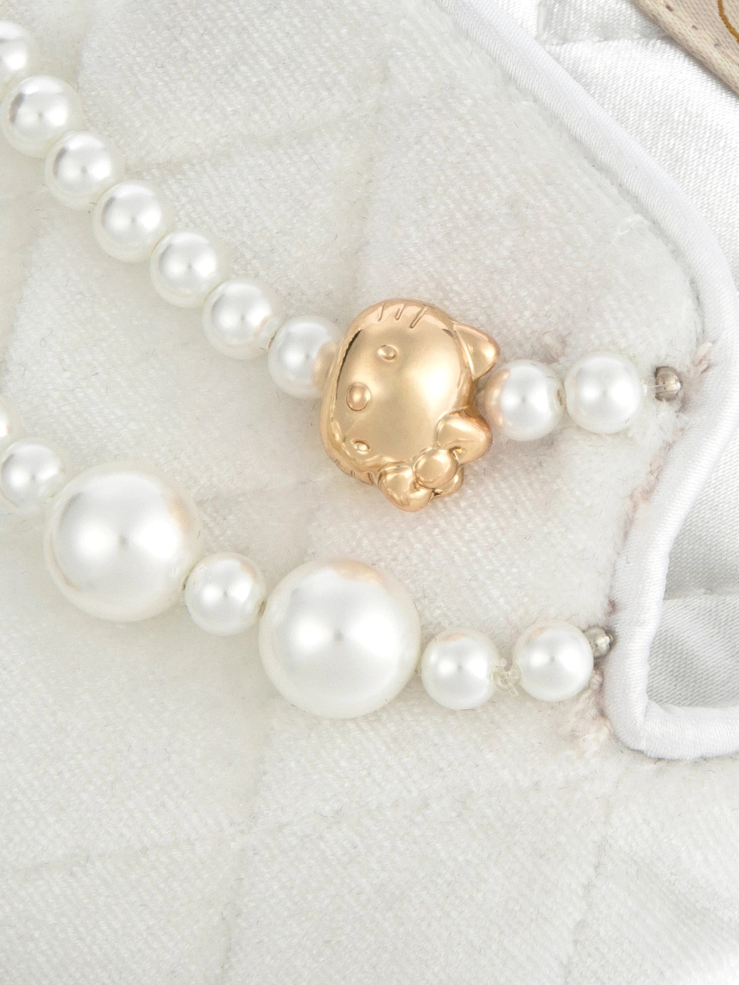 "Hello Kitty"Velvet Embroidery Slippers Pearl White