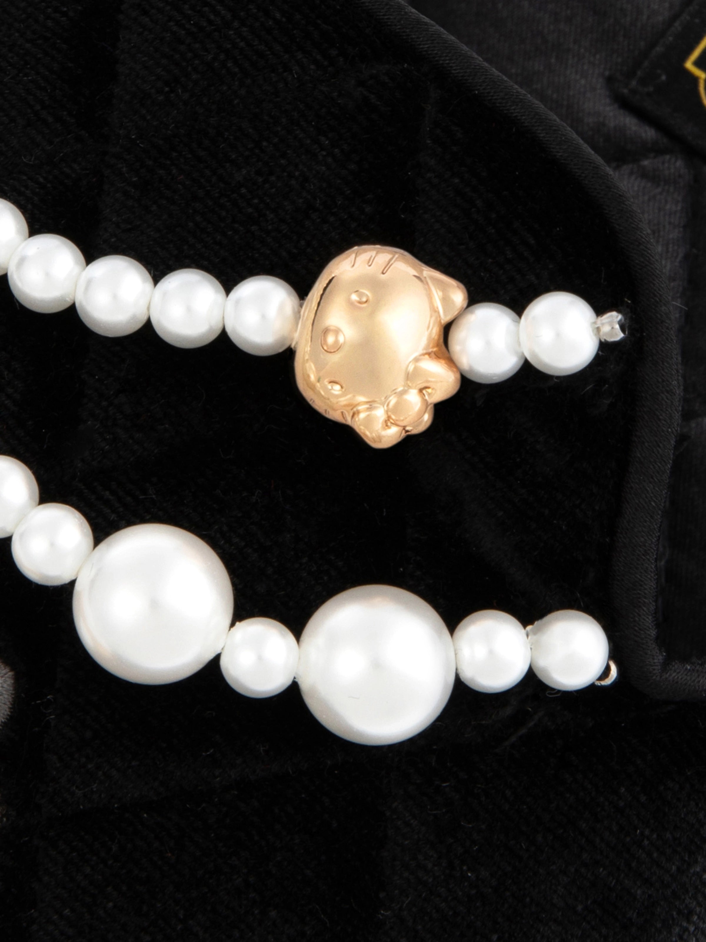 "Hello Kitty" Velvet Embroidery Slippers Classic Black