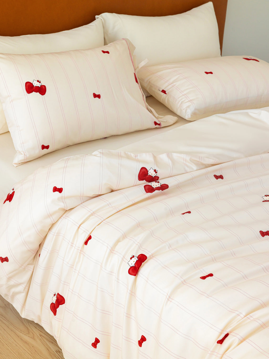 "Hello Kitty" Cotton Sateen Bedding Set – Cream Pink