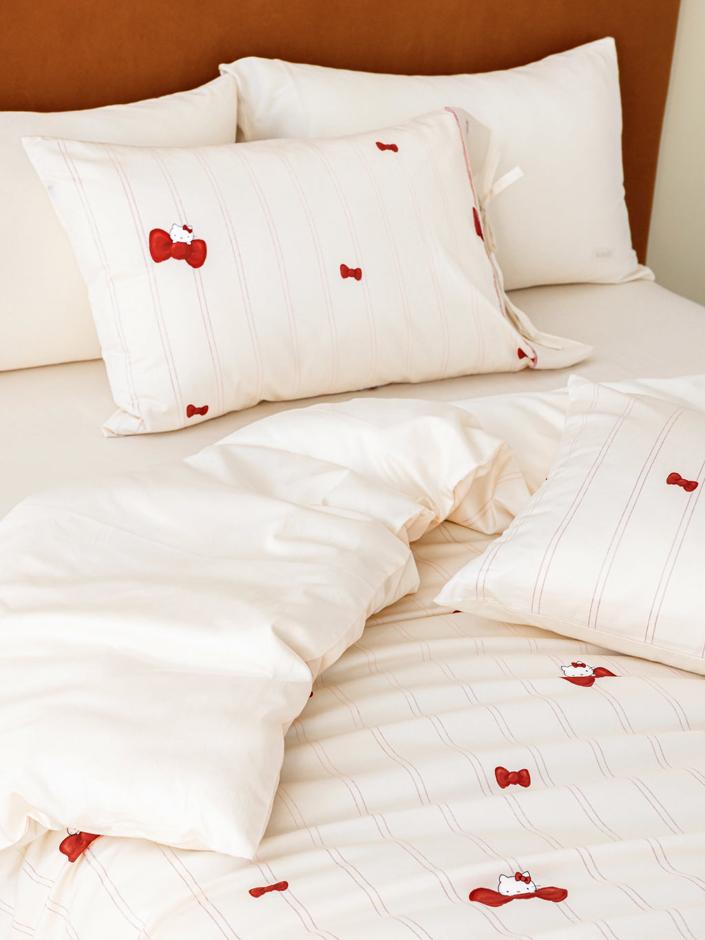 "Hello Kitty" Cotton Sateen Bedding Set – Cream Pink