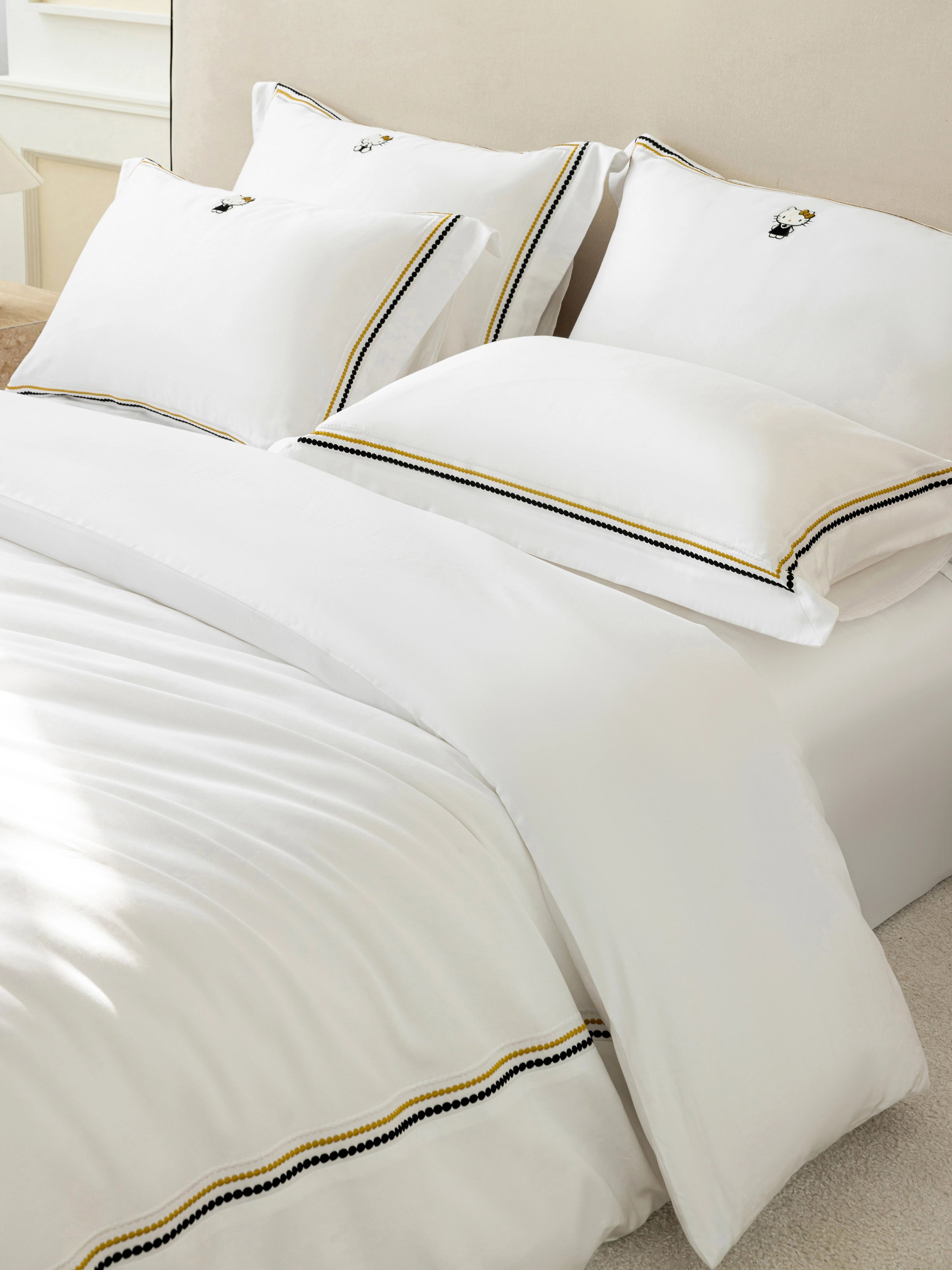 "Hello Kitty" 140S cotton sateen deluxe bedding Set Pearl White