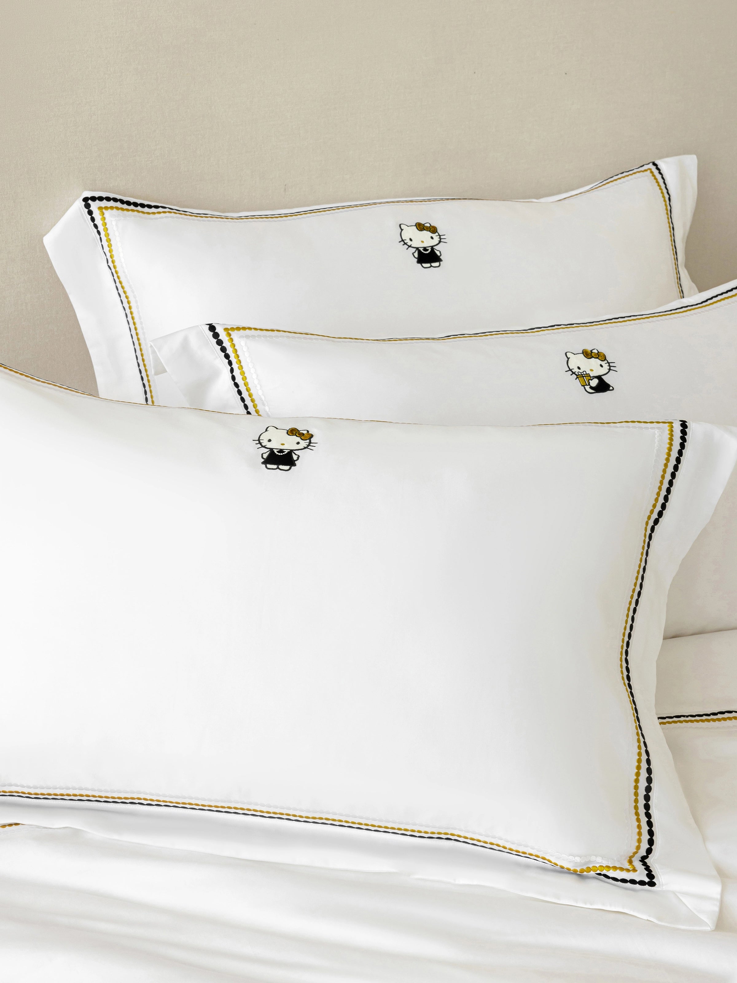 "Hello Kitty" 140S cotton sateen deluxe bedding Set Pearl White