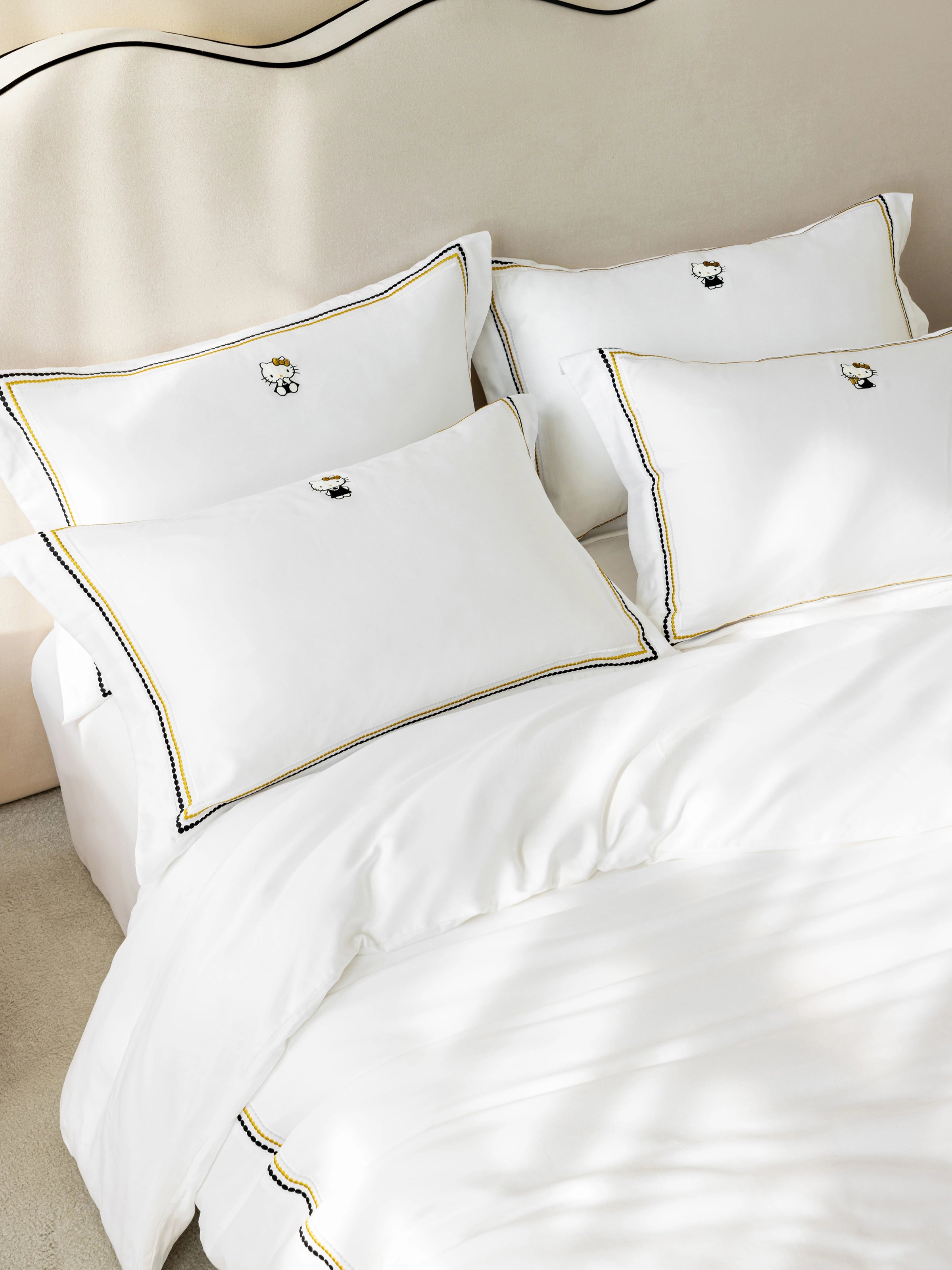 "Hello Kitty" 140S cotton sateen deluxe bedding Set Pearl White