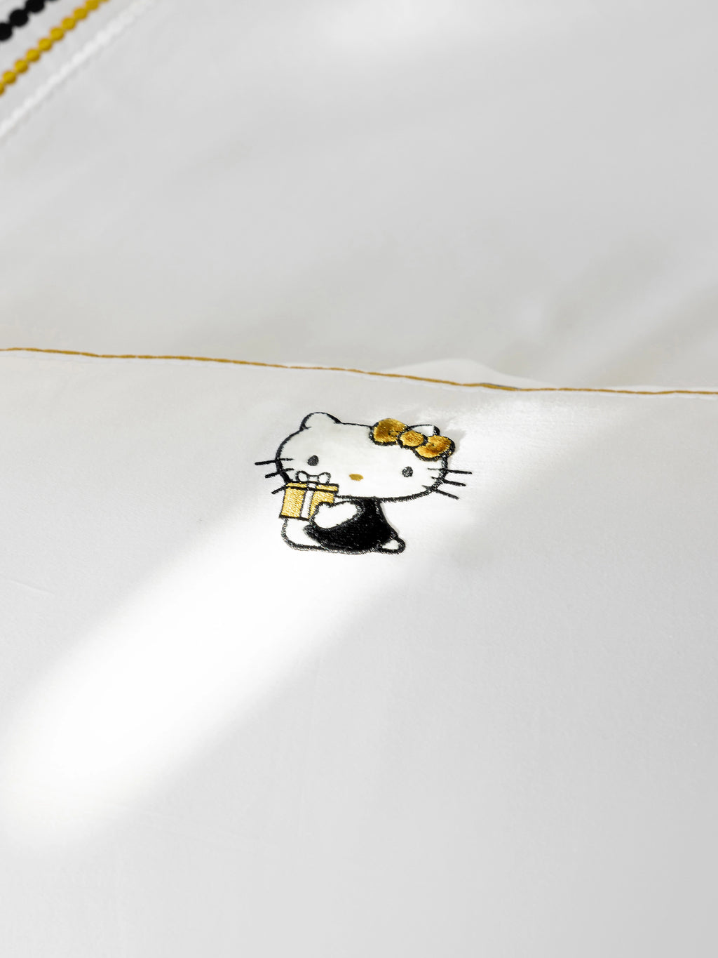 "Hello Kitty" 140S cotton sateen deluxe bedding Set Pearl White