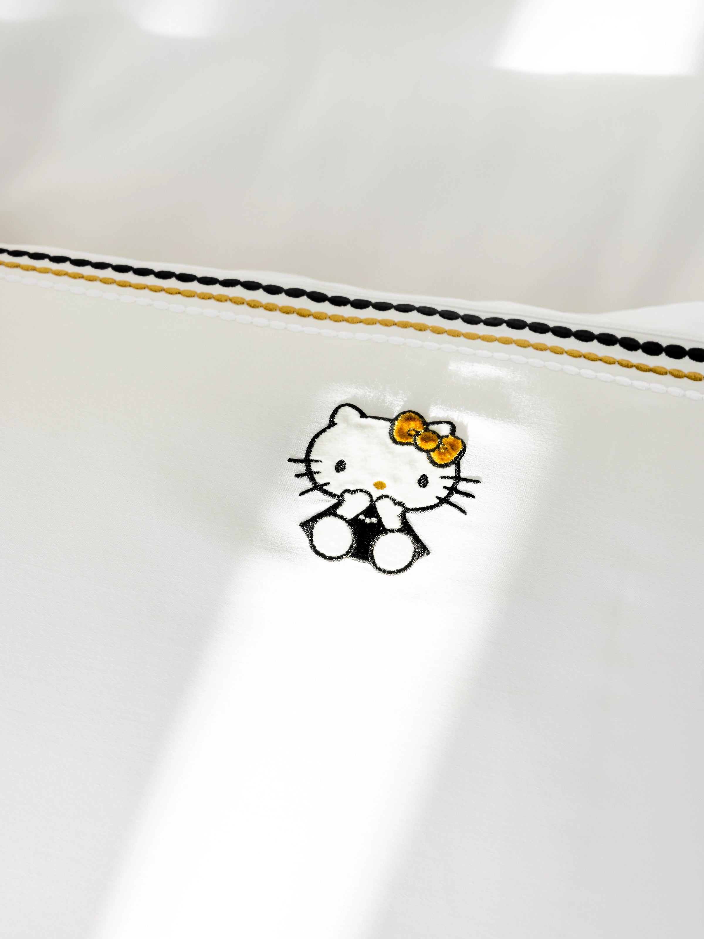 "Hello Kitty" 140S cotton sateen deluxe bedding Set Pearl White