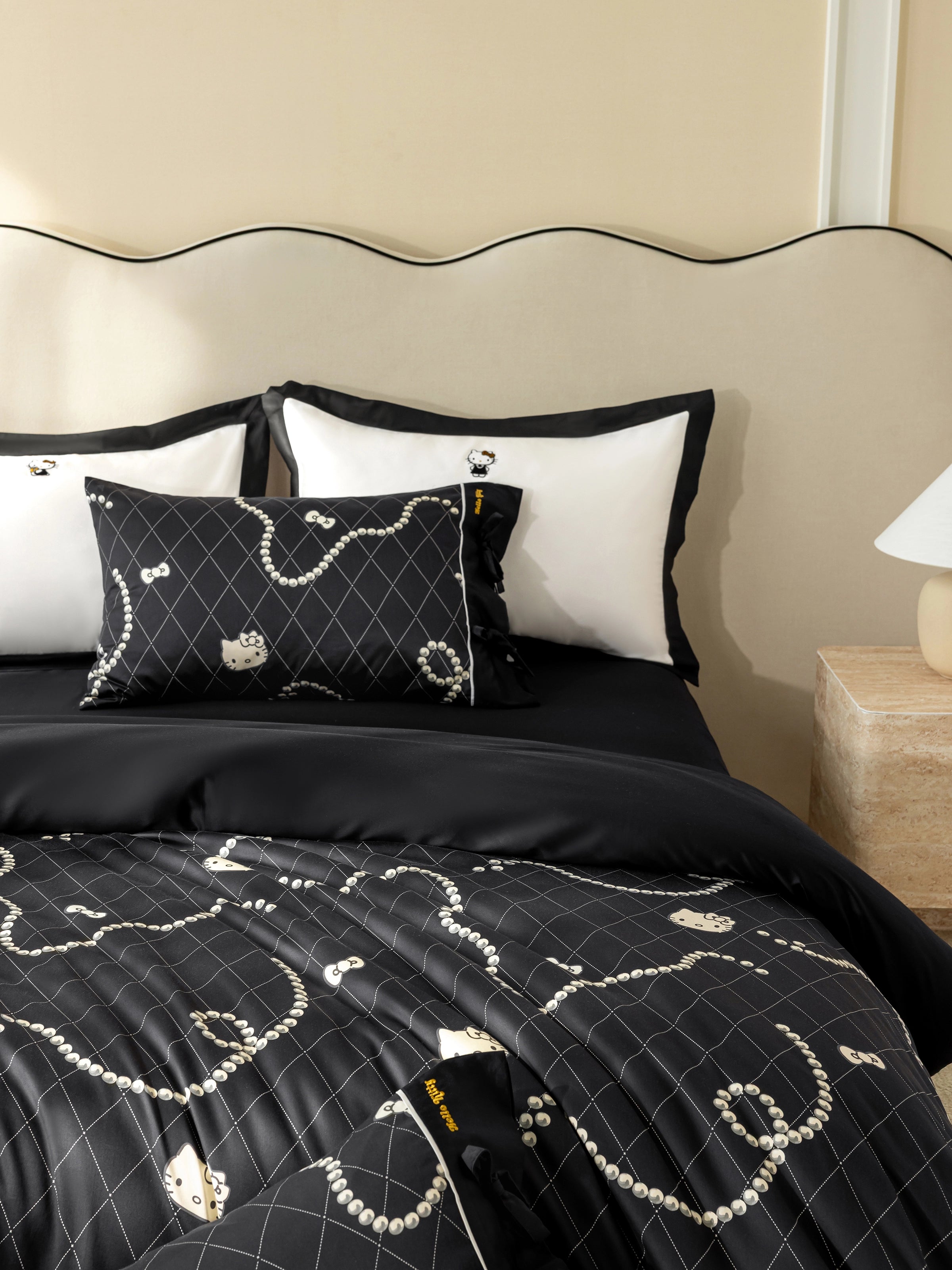 "Hello Kitty" 140S cotton sateen deluxe bedding Set Pearl necklace