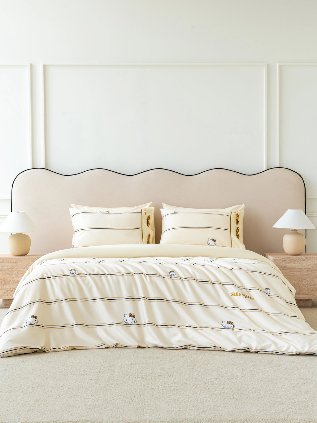 "Hello Kitty" Cotton Sateen Printed Bedding Set – Beige & White Stripes