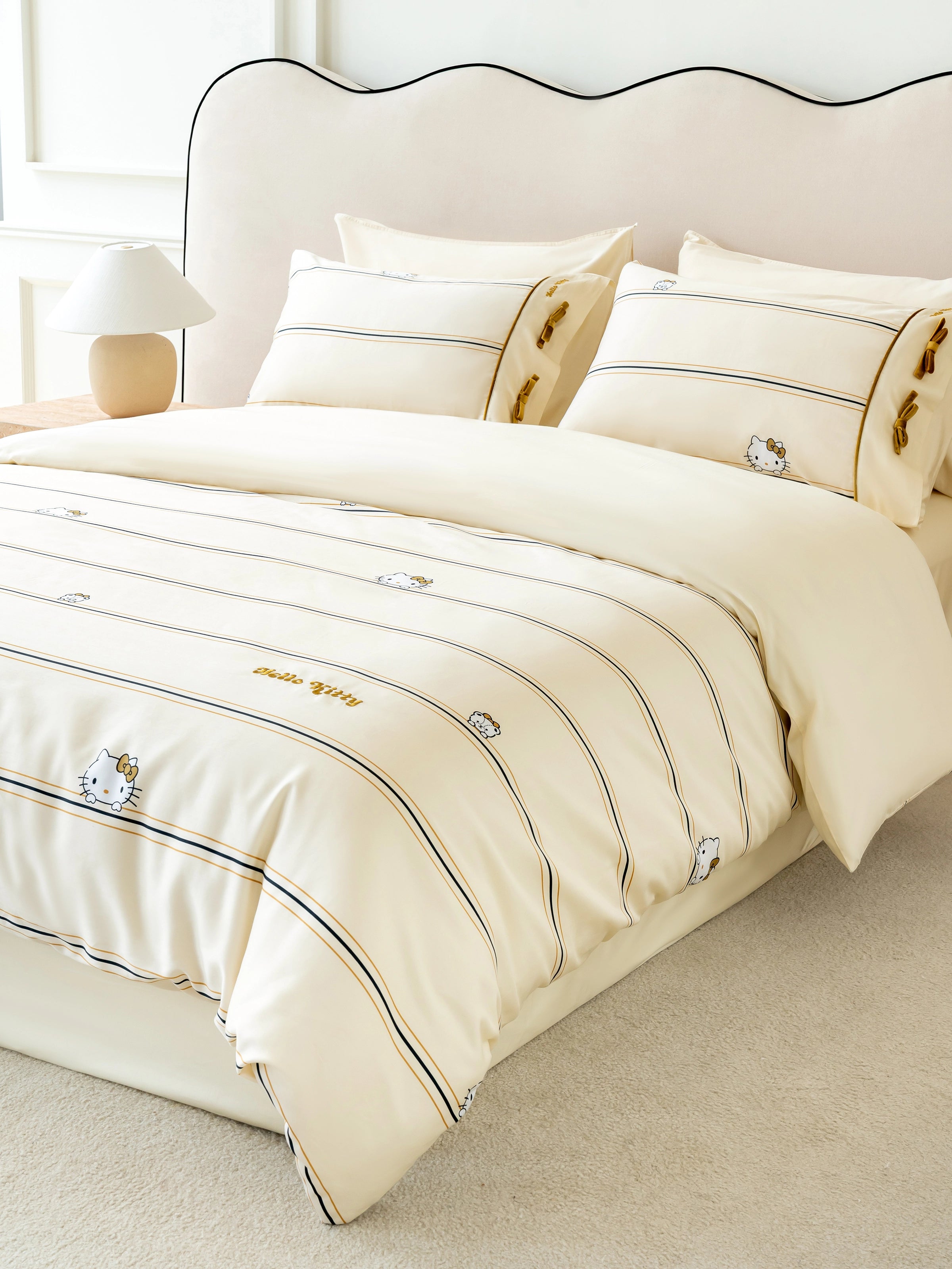 "Hello Kitty" Cotton Sateen Printed Bedding Set – Beige & White Stripes