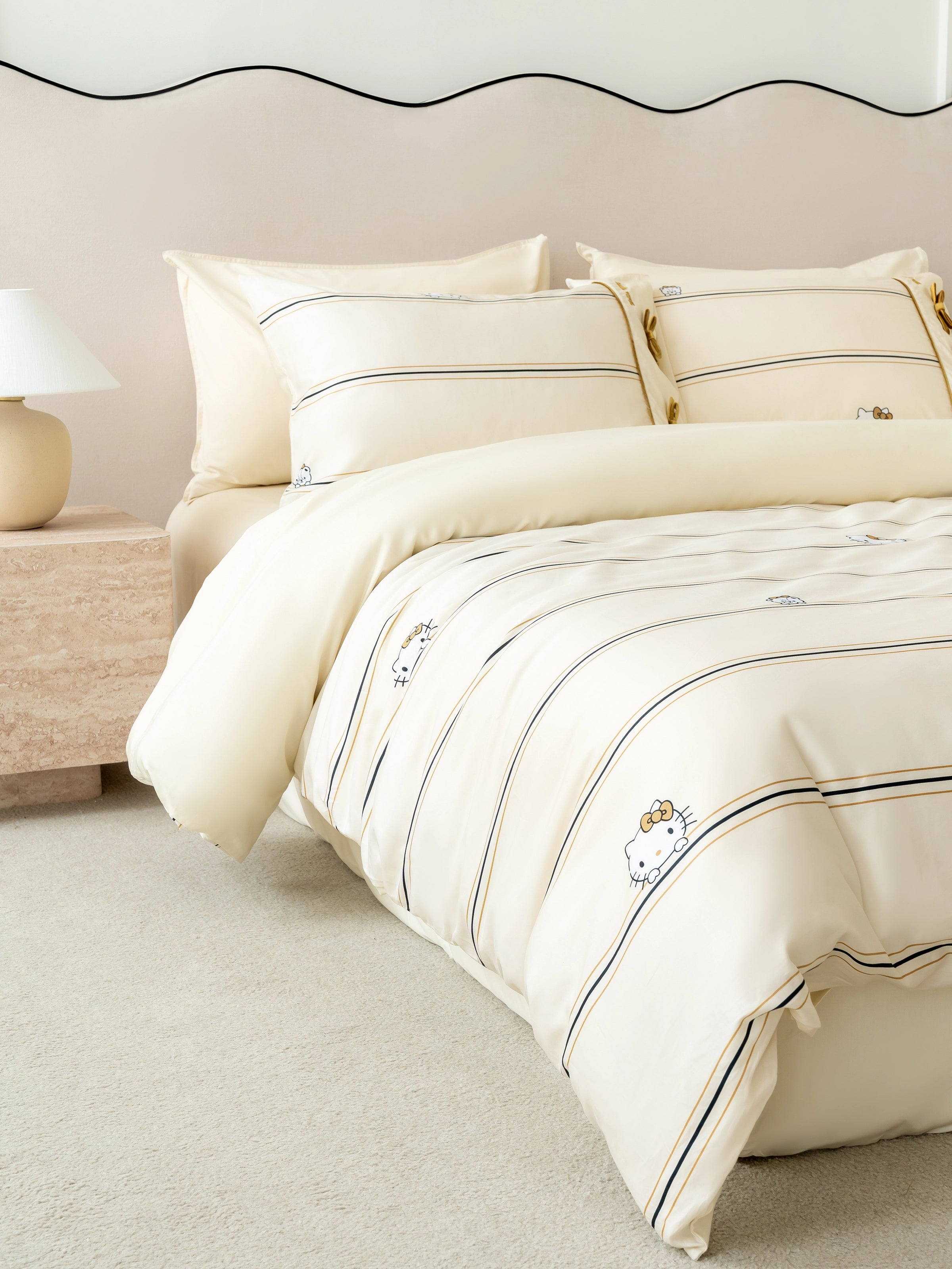 "Hello Kitty" Cotton Sateen Printed Bedding Set – Beige & White Stripes