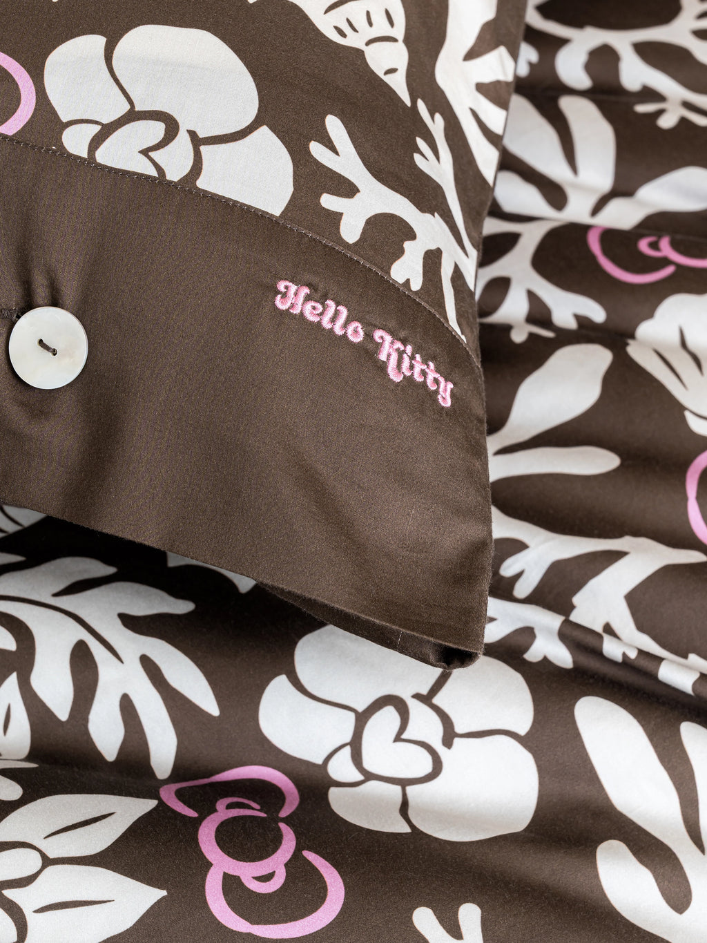 "Hello Kitty" Cotton Sateen Printed Bedding Set – Coconut Brown