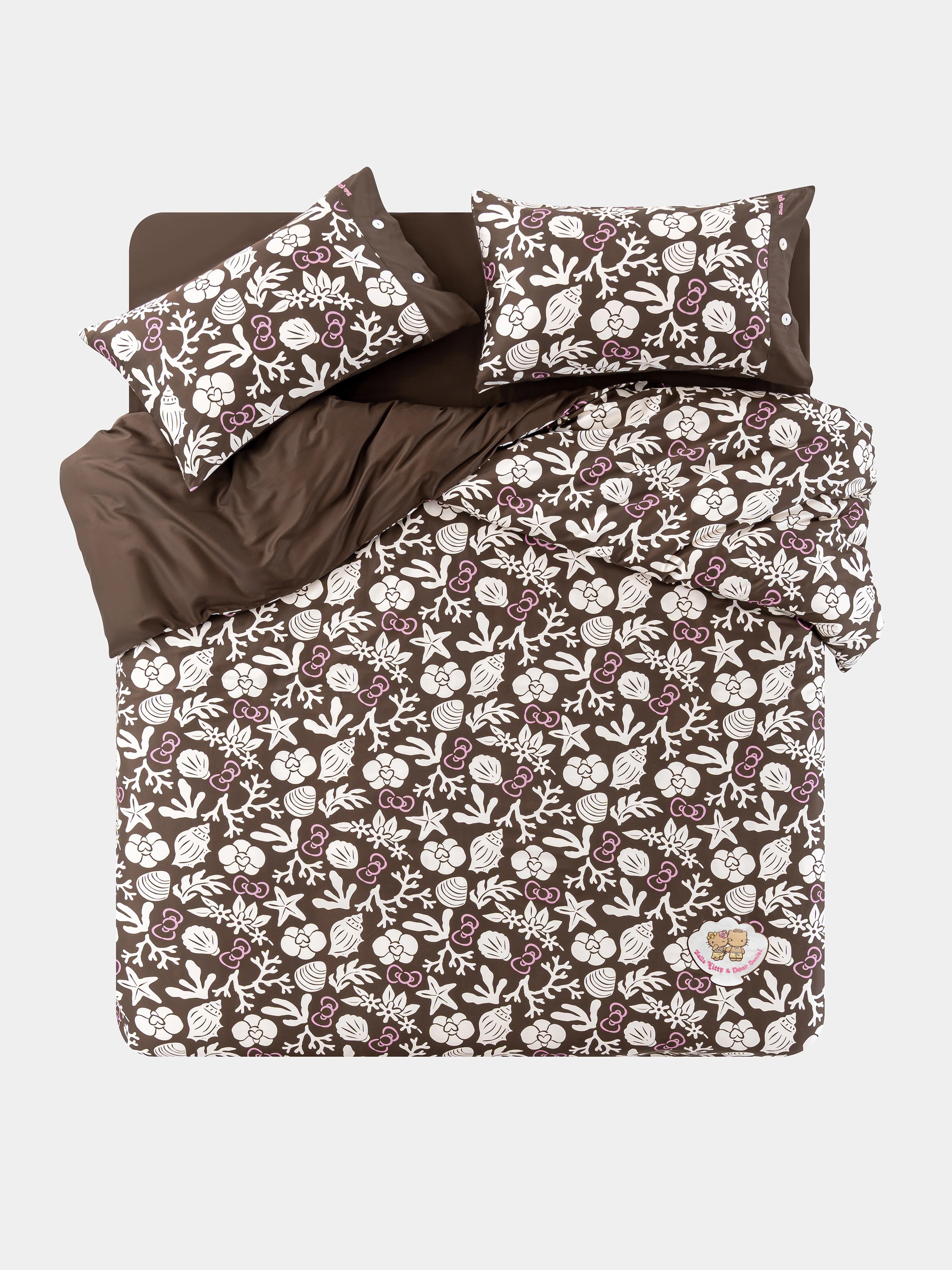 "Hello Kitty" Cotton Sateen Printed Bedding Set – Coconut Brown