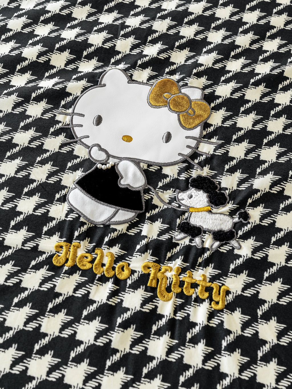 "Hello Kitty" Cotton Sateen Printed Bedding Set – Houndstooth