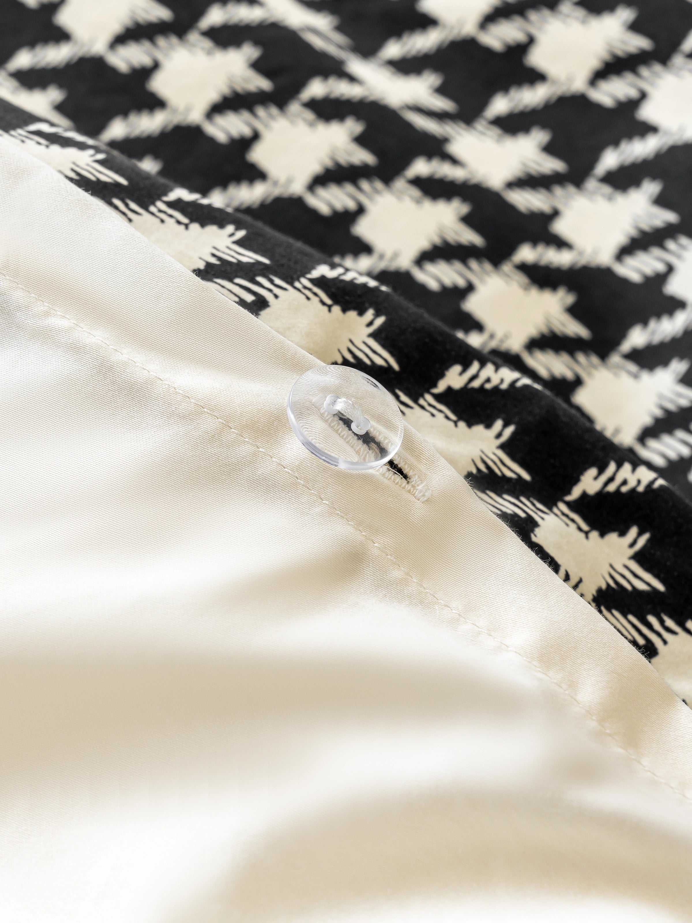 "Hello Kitty" Cotton Sateen Printed Bedding Set – Houndstooth