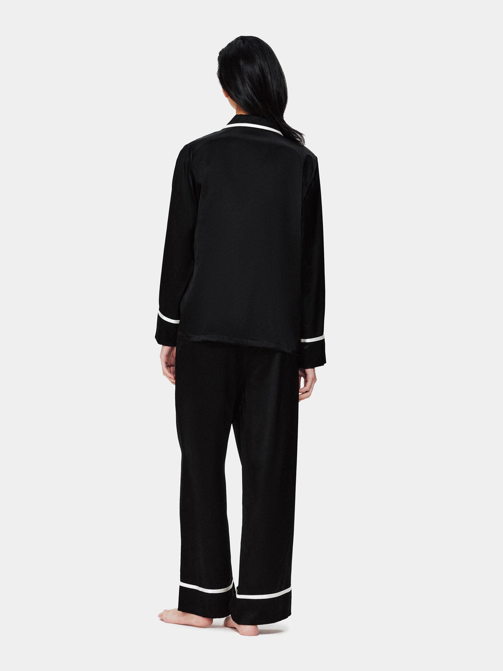 "Hello Kitty" Premium Heavy Mulberry Silk Loungewear Set – Classic Black