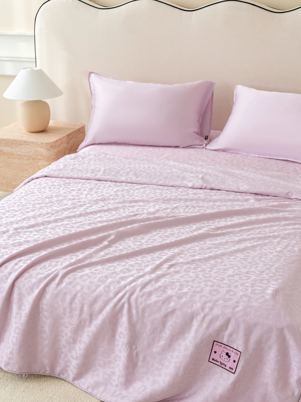 "Hello Kitty" Tencel™ Cotton Jacquard Silk Filled Summer Quilt – Pink Leopard