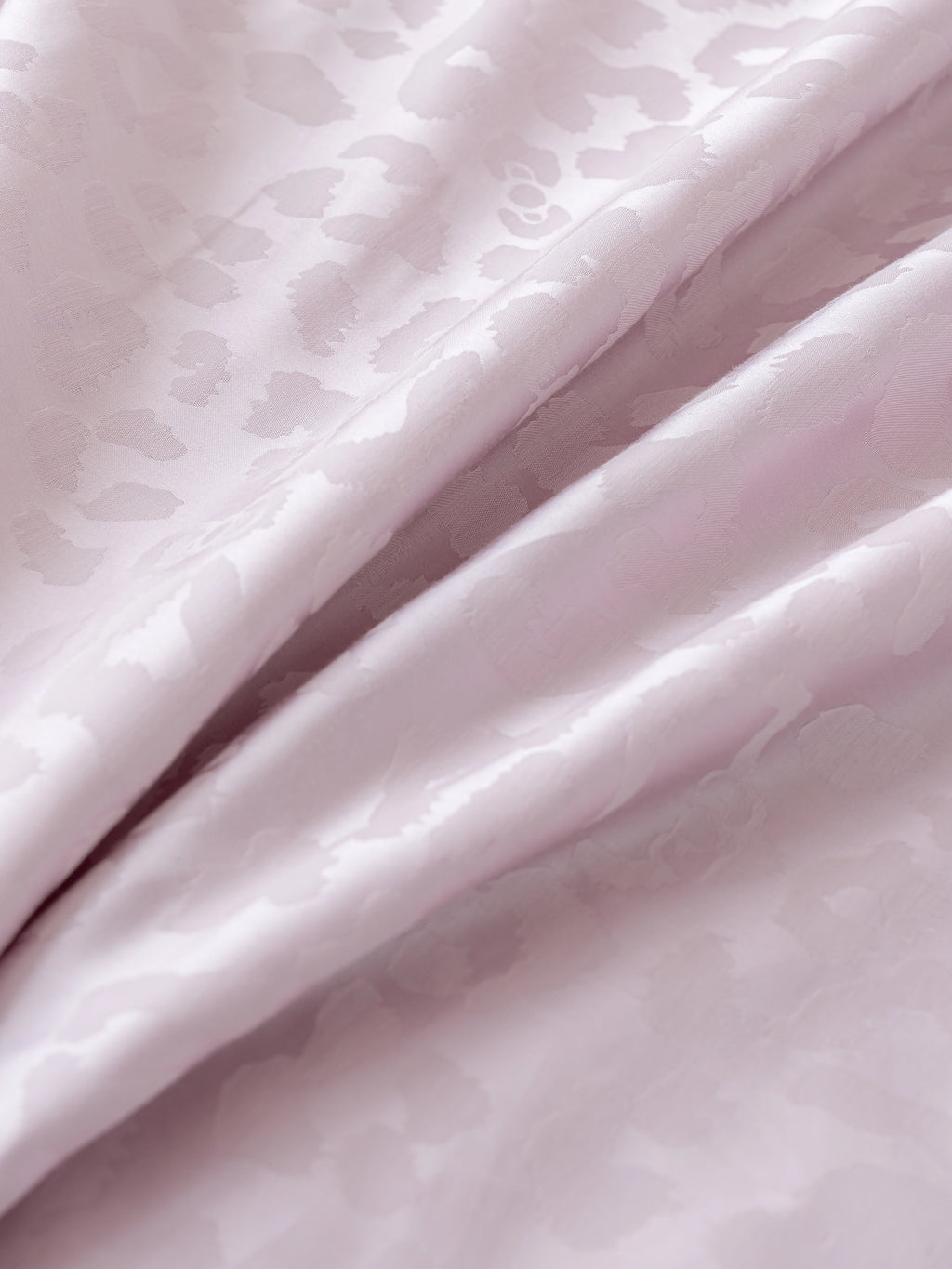"Hello Kitty" Tencel™ Cotton Jacquard Silk Filled Summer Quilt – Pink Leopard